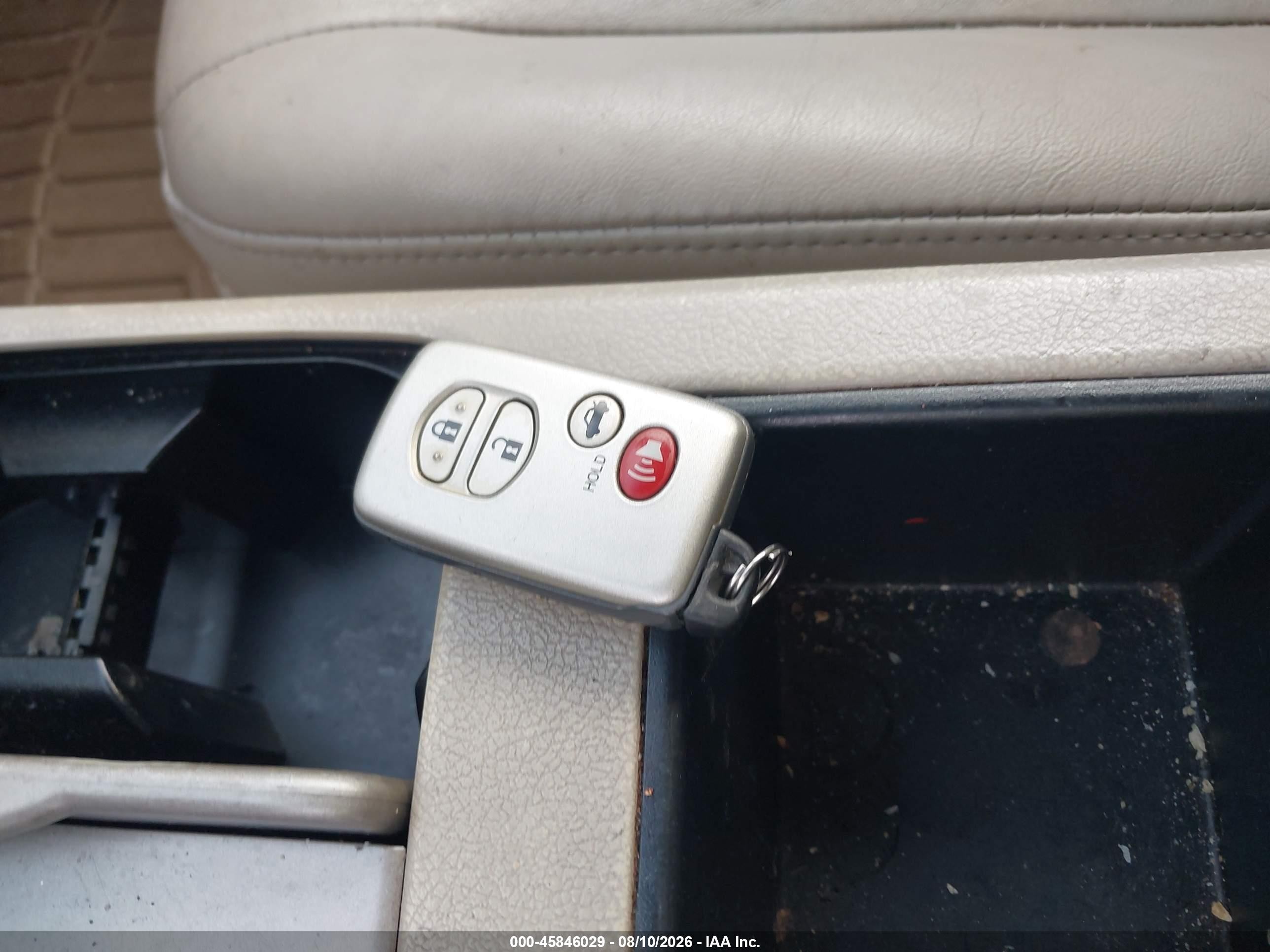 2009 Toyota Camry Hybrid   Red vin: 4T1BB46K89U085853