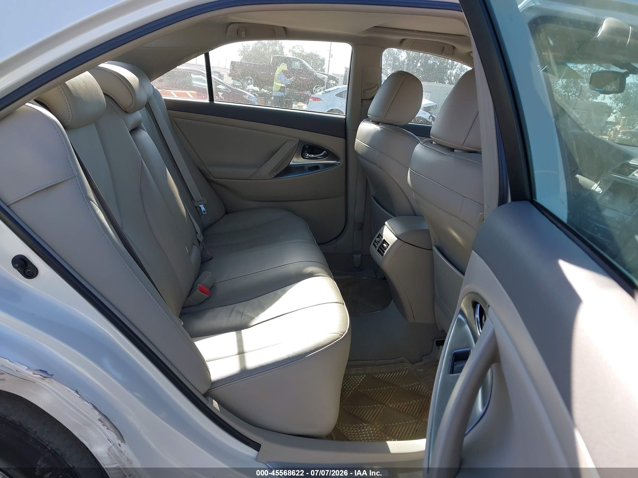 2007 Toyota Camry Hybrid   White vin: 4T1BB46KX7U026798