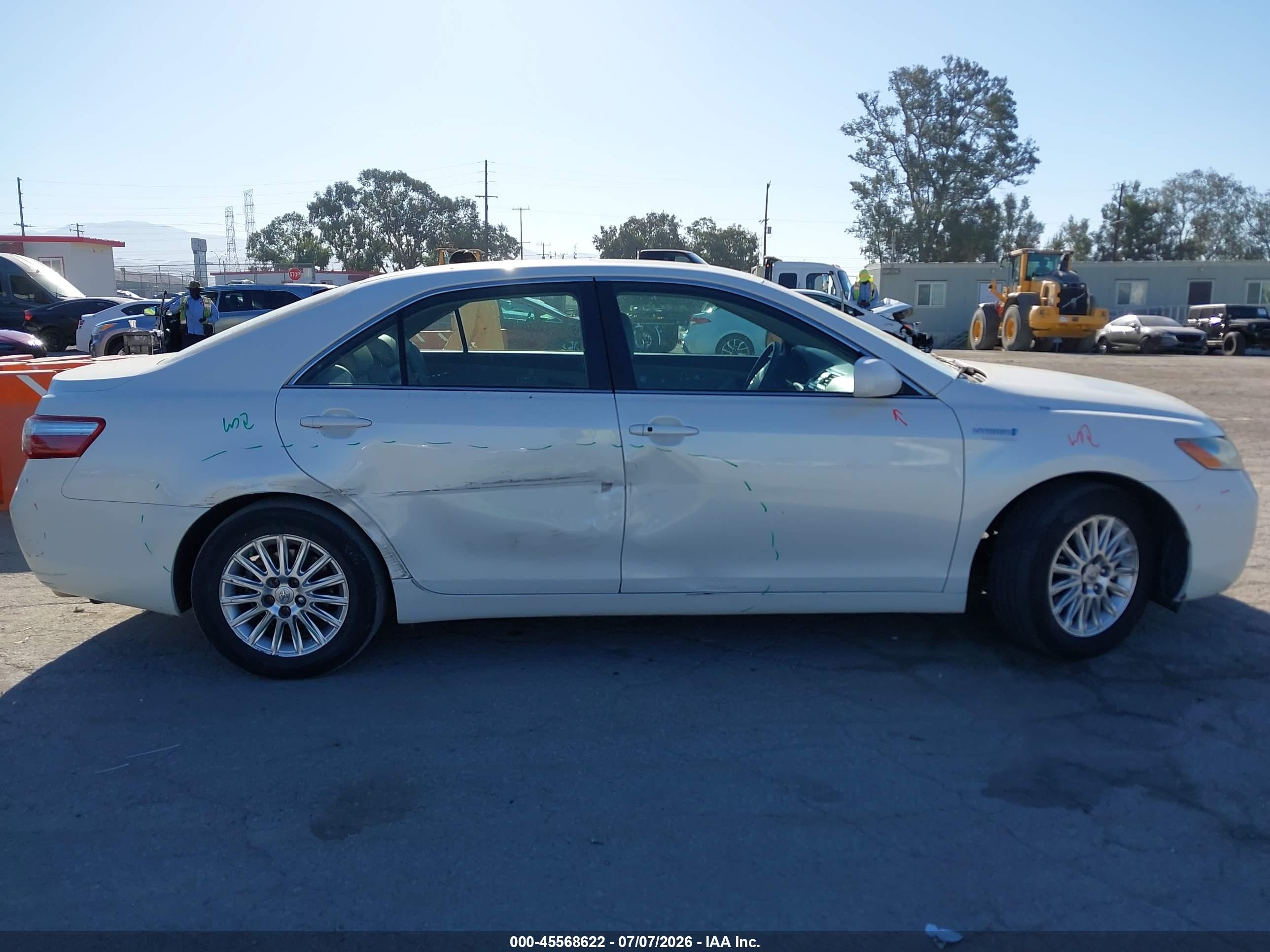 2007 Toyota Camry Hybrid   White vin: 4T1BB46KX7U026798