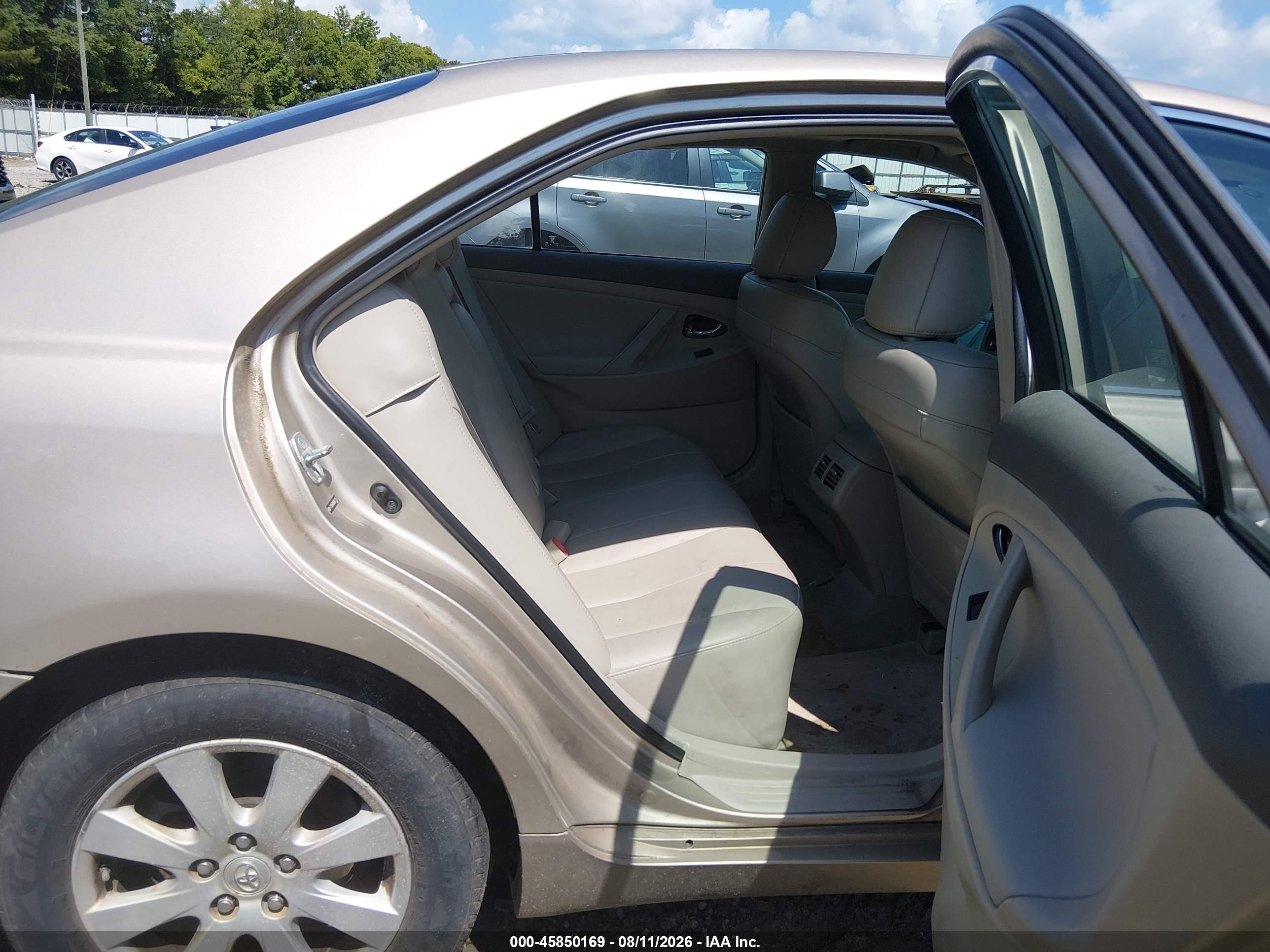 2008 Toyota Camry Hybrid   Champagne vin: 4T1BB46KX8U041335