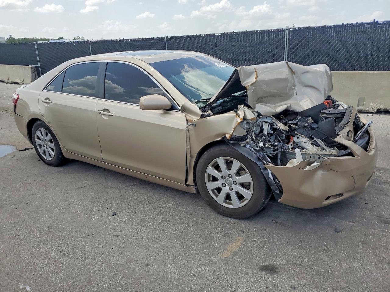 2008 Toyota Camry Hybrid Gold vin: 4T1BB46KX8U051184