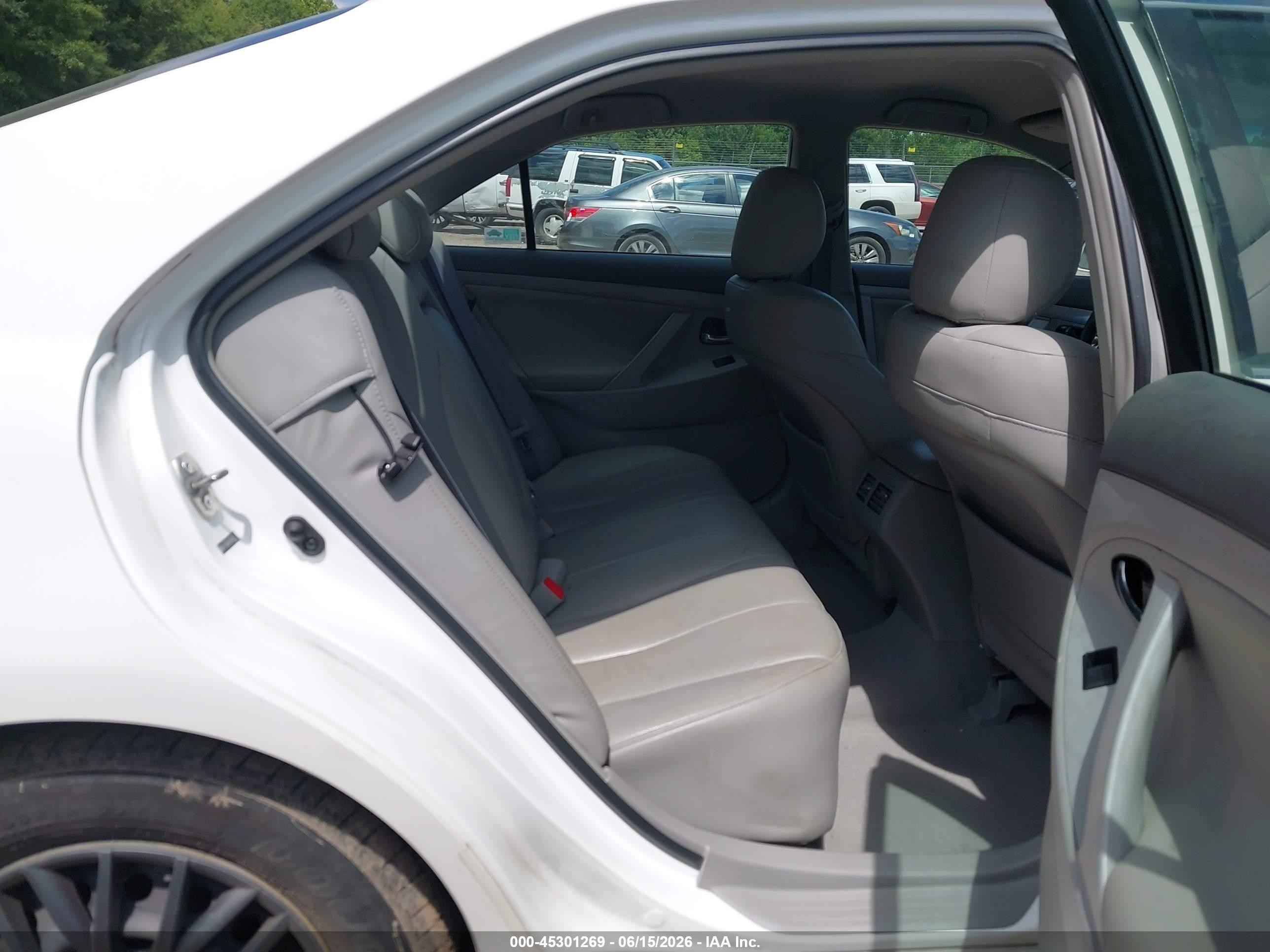 2009 Toyota Camry Hybrid   White vin: 4T1BB46KX9U081593