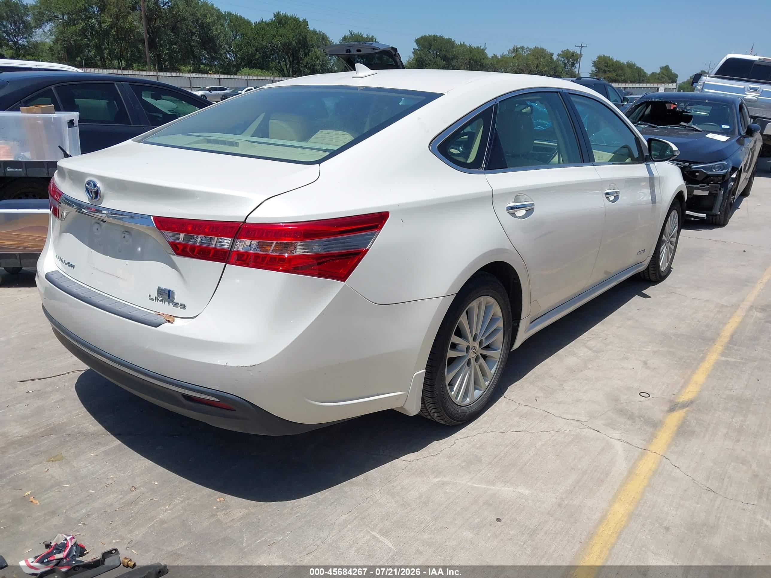 2014 Toyota Avalon Hybrid Limited White vin: 4T1BD1EB0EU023397