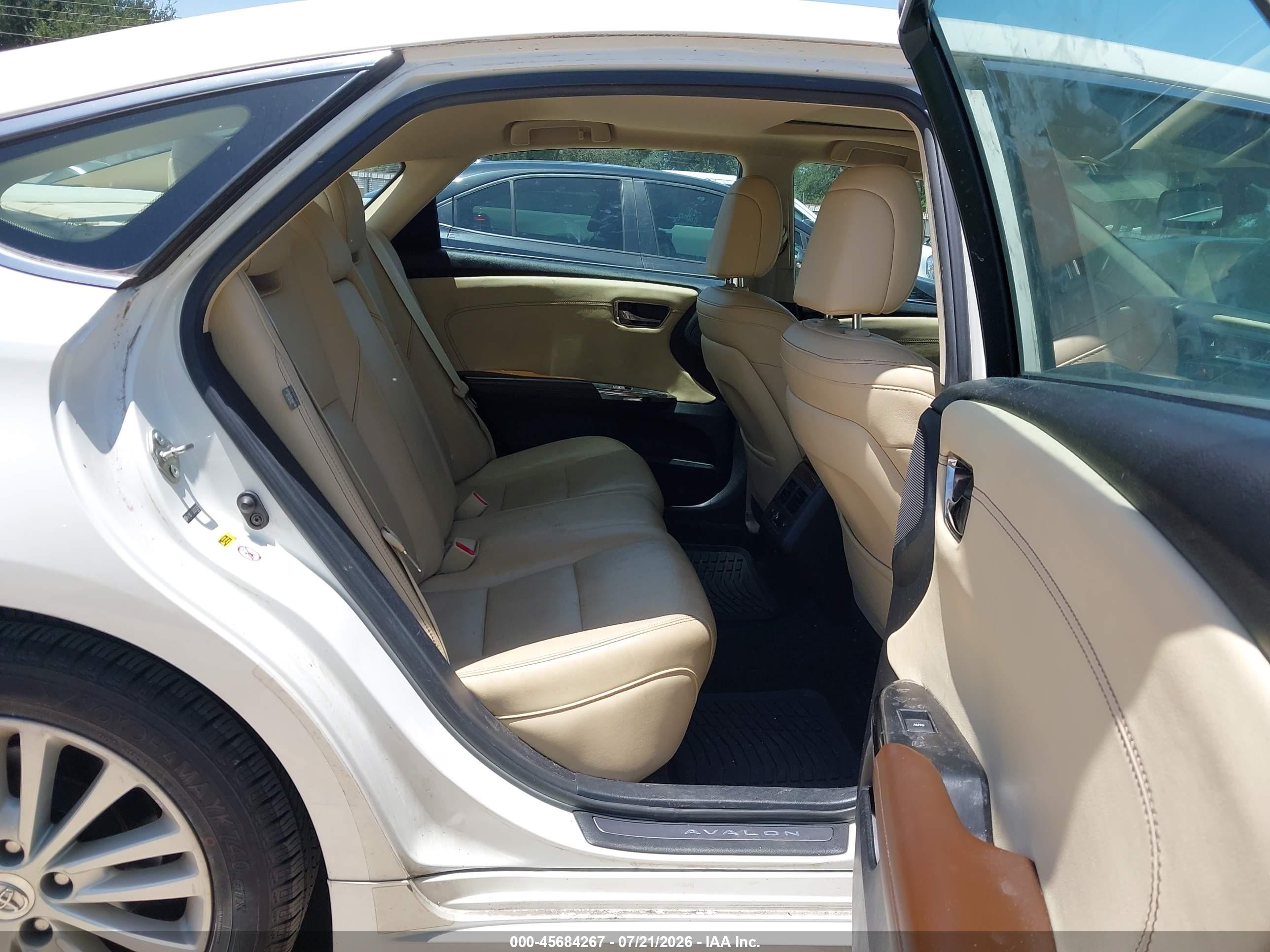 2014 Toyota Avalon Hybrid Limited White vin: 4T1BD1EB0EU023397