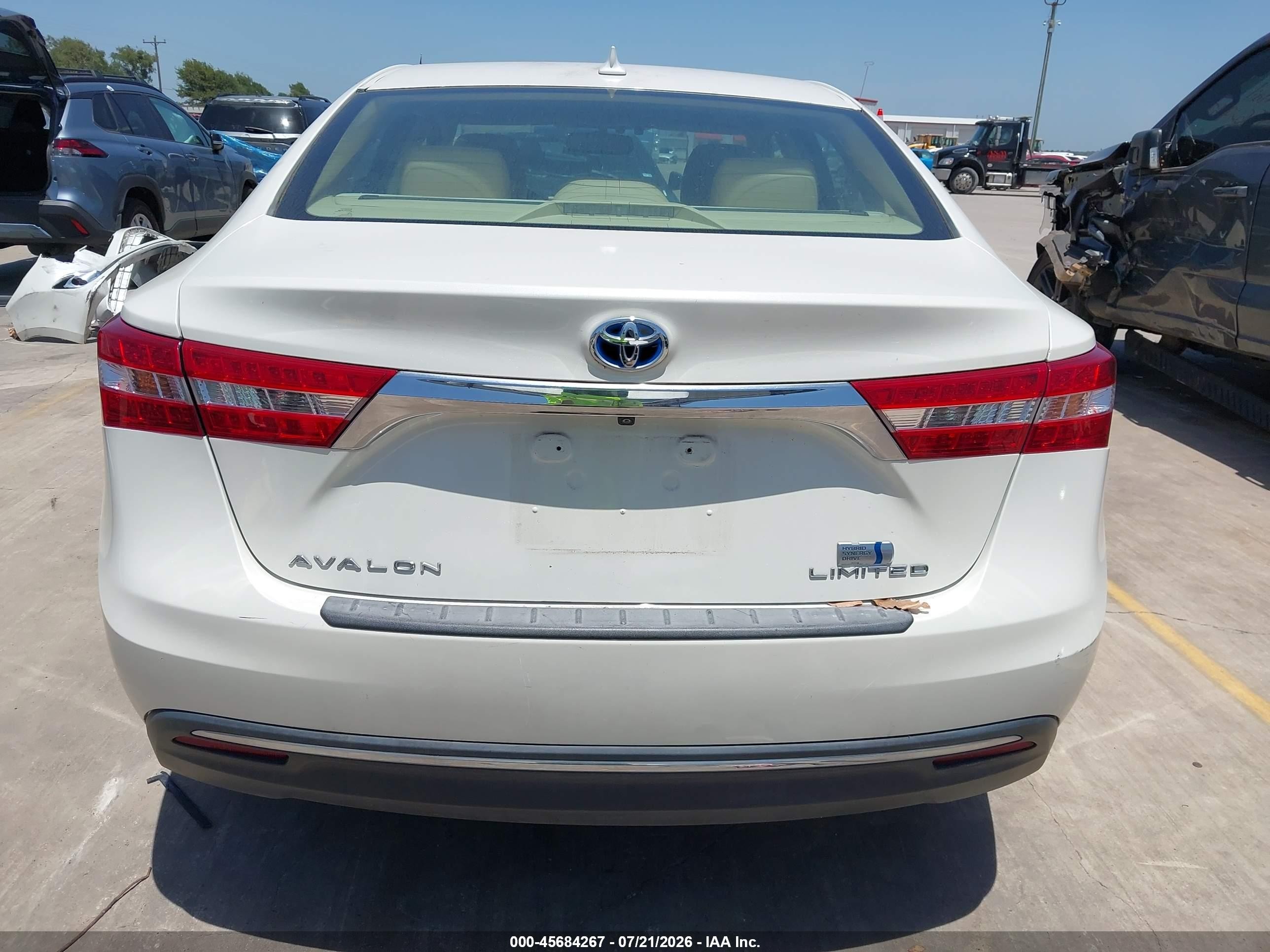 2014 Toyota Avalon Hybrid Limited White vin: 4T1BD1EB0EU023397