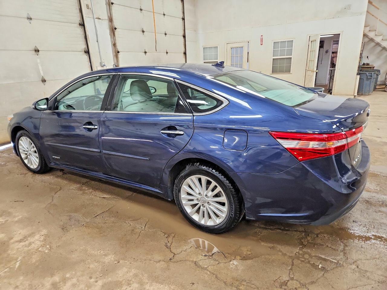 2015 Toyota Avalon Hybrid Limited Синий vin: 4T1BD1EB0FU038130