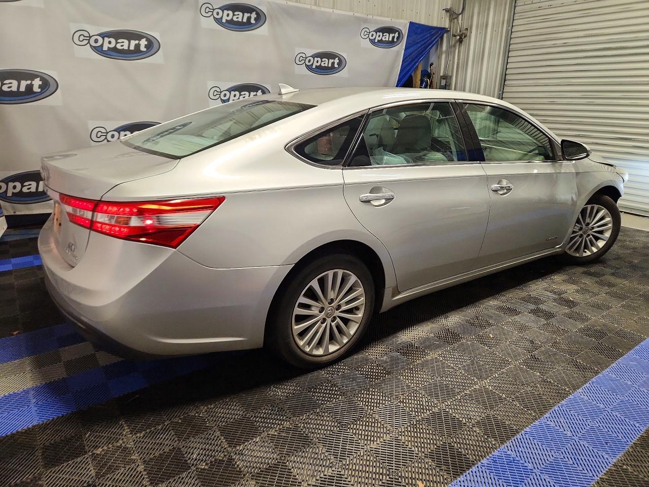 2013 Toyota Avalon Hybrid Limited Silver vin: 4T1BD1EB1DU004632