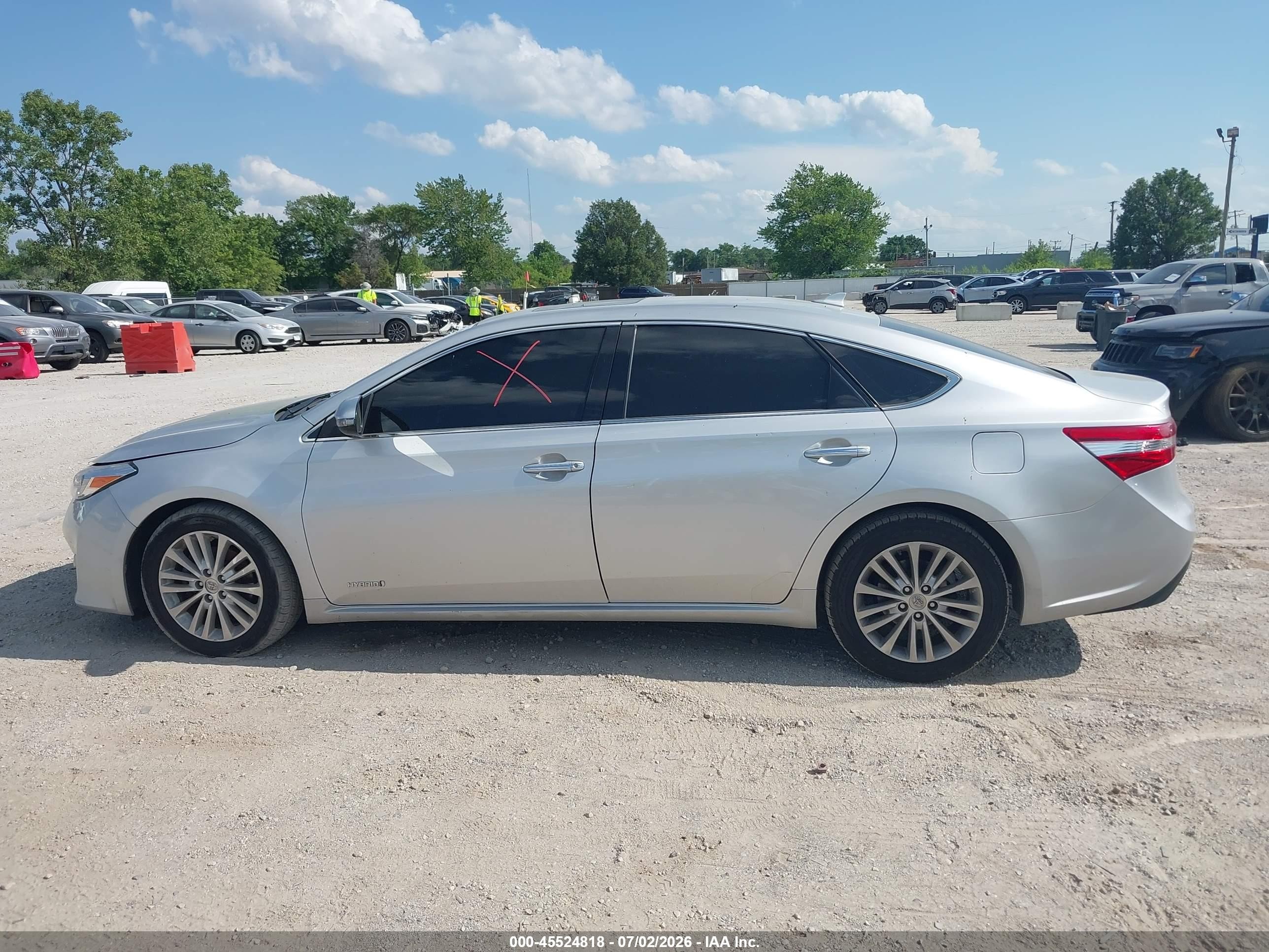 2014 Toyota Avalon Hybrid Limited Silver vin: 4T1BD1EB1EU019701