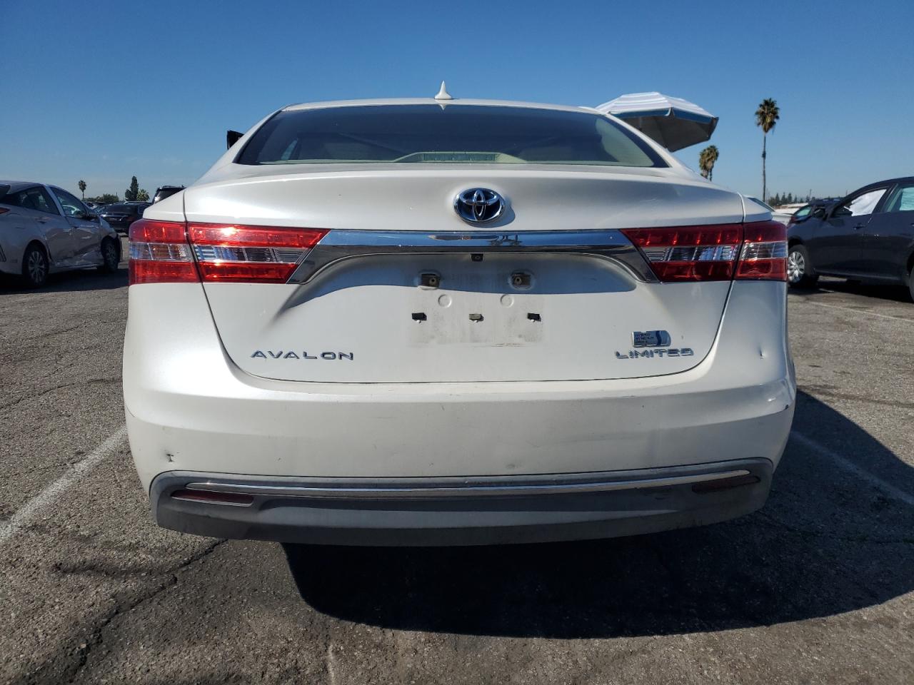 2014 Toyota Avalon Hybrid White vin: 4T1BD1EB1EU025921
