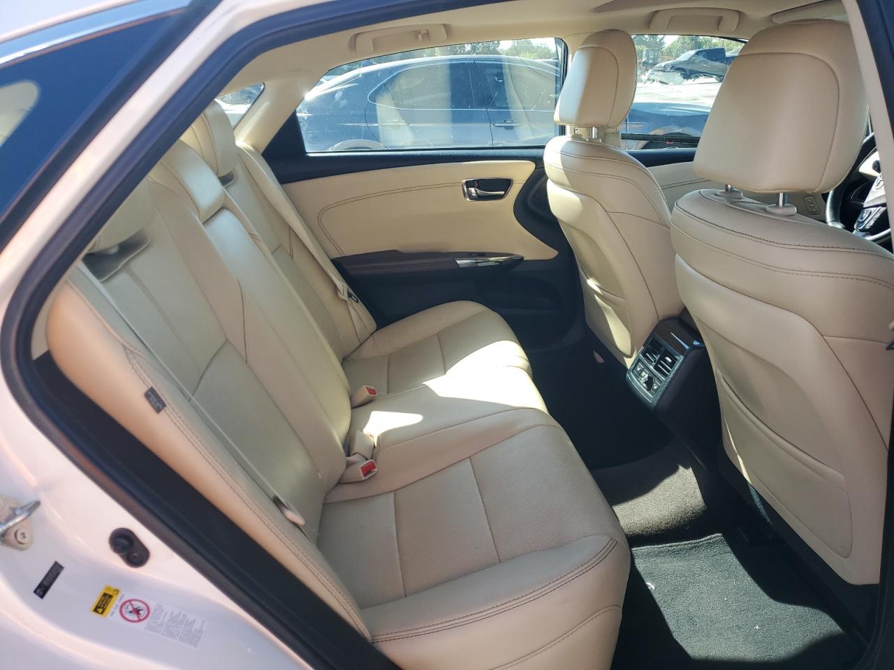 2014 Toyota Avalon Hybrid White vin: 4T1BD1EB1EU025921