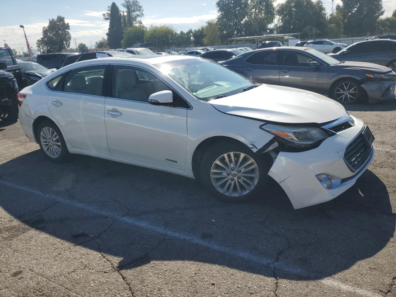 2014 Toyota Avalon Hybrid White vin: 4T1BD1EB1EU025921