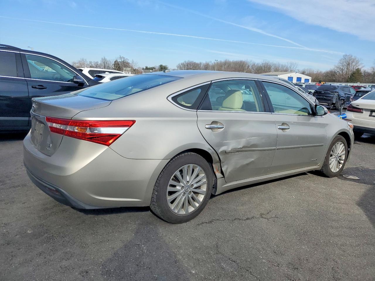 2014 Toyota Avalon Hybrid Gold vin: 4T1BD1EB1EU028527