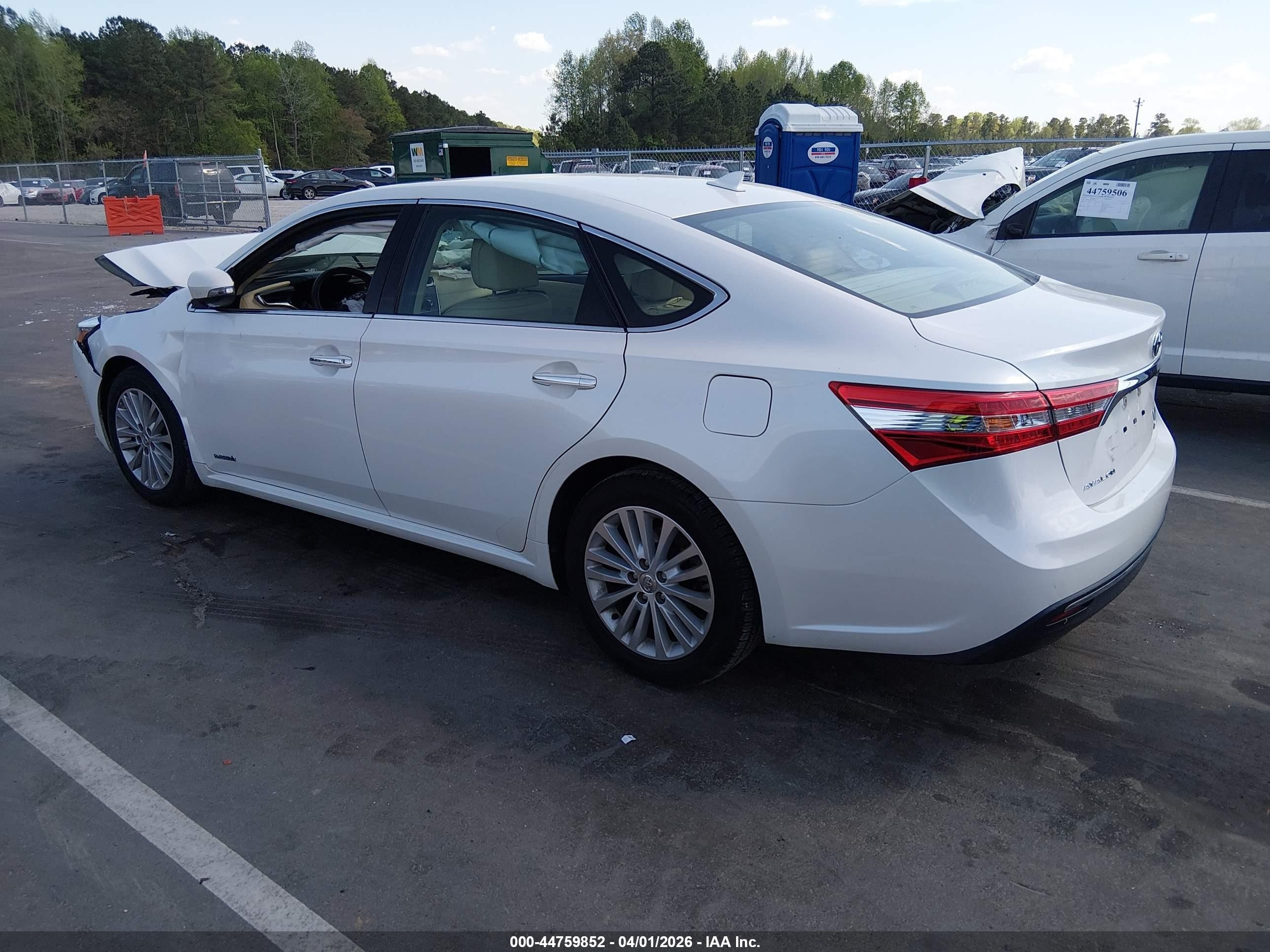 2014 Toyota Avalon Hybrid Limited White vin: 4T1BD1EB2EU035647