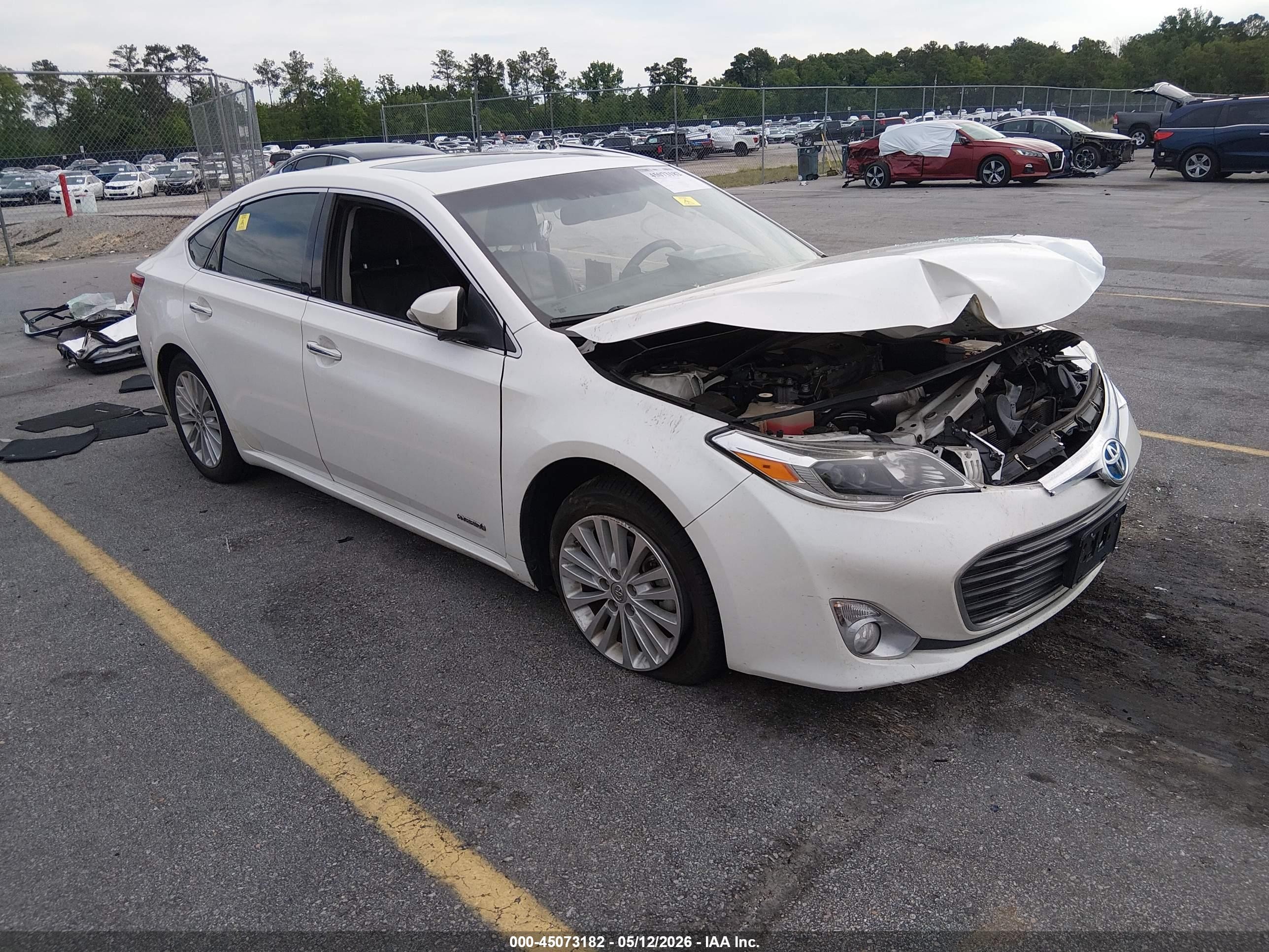 2014 Toyota Avalon Hybrid Limited White vin: 4T1BD1EB3EU035091