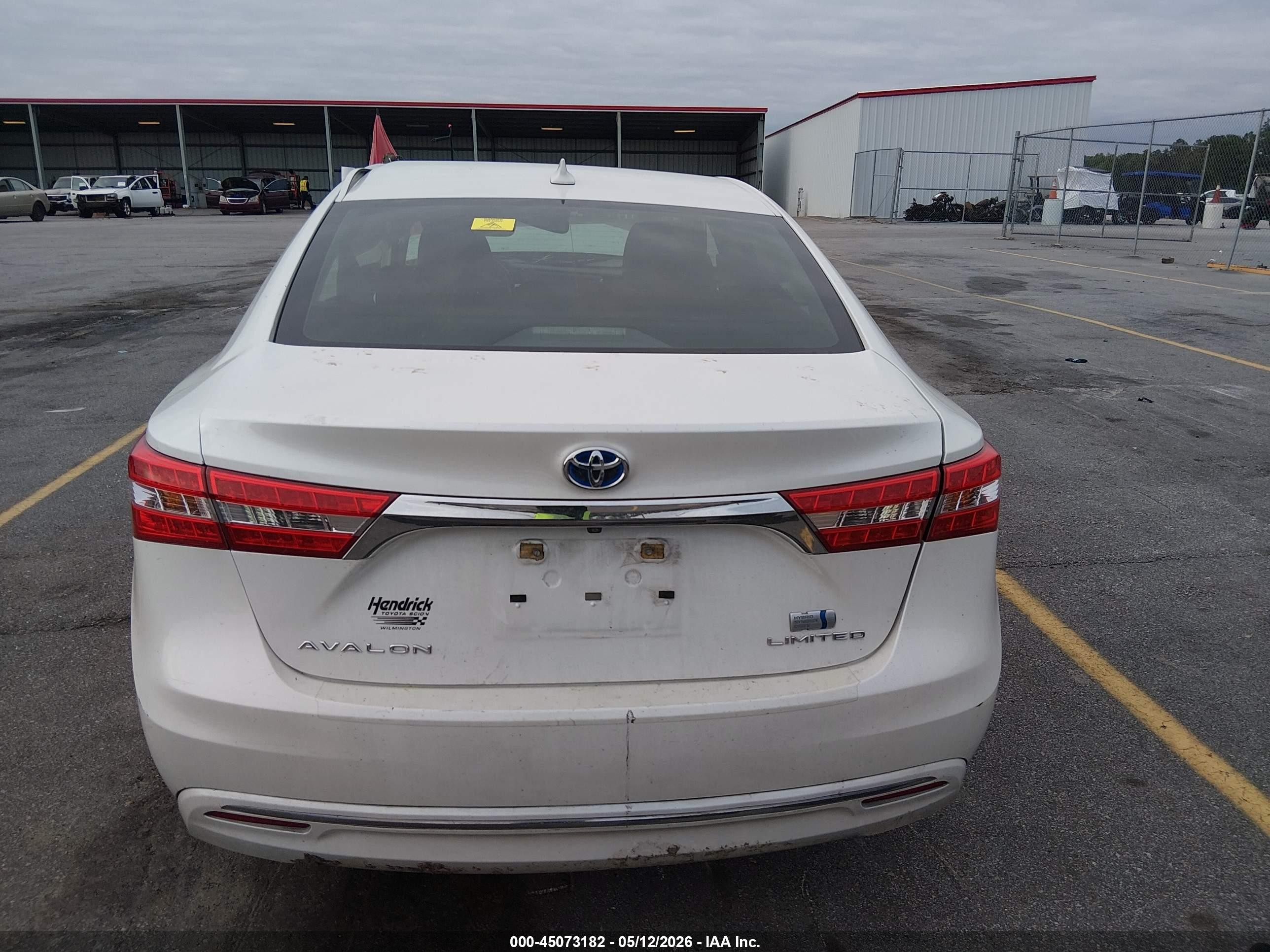 2014 Toyota Avalon Hybrid Limited White vin: 4T1BD1EB3EU035091