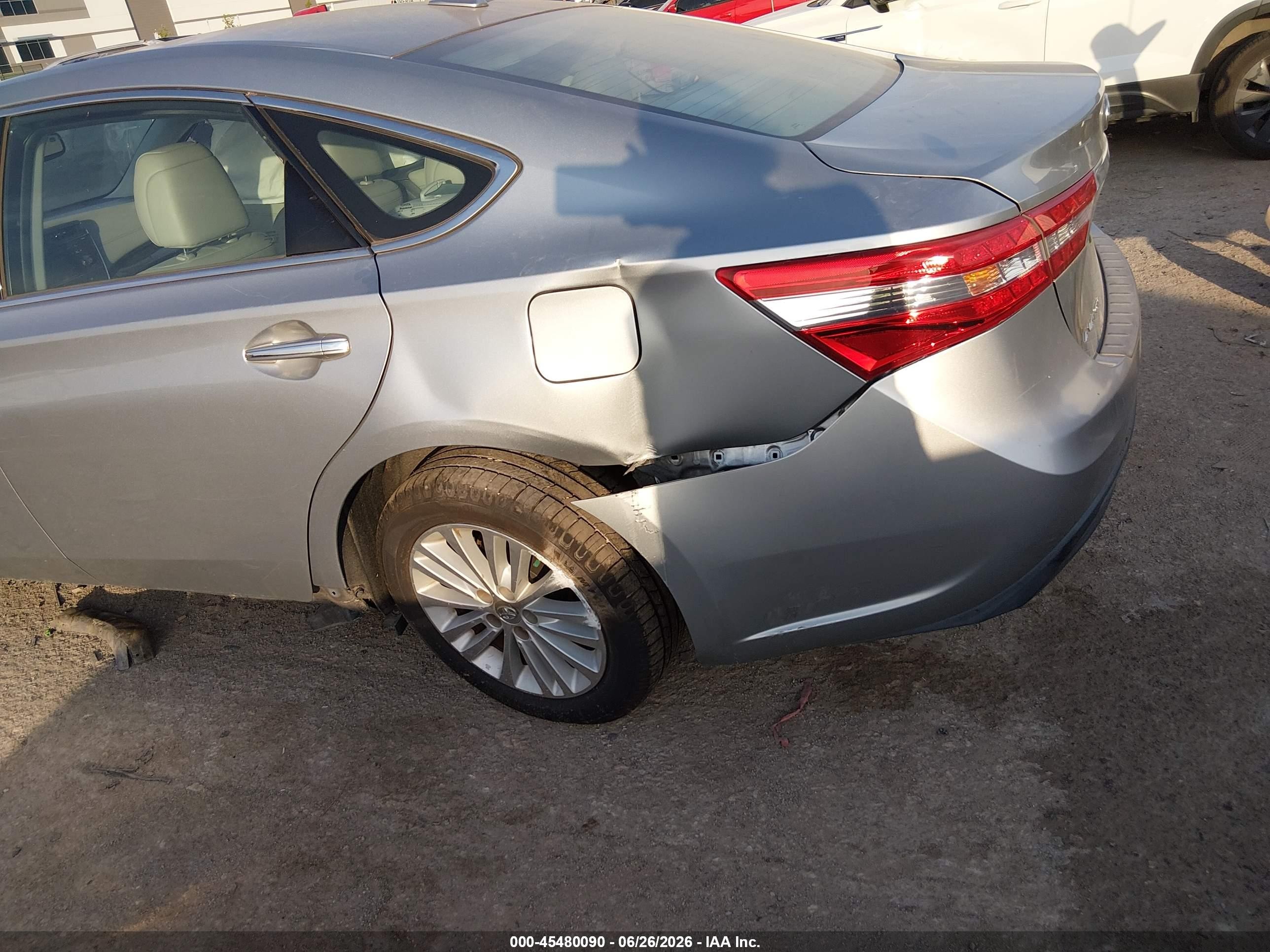 2015 Toyota Avalon Hybrid Limited Silver vin: 4T1BD1EB3FU043368