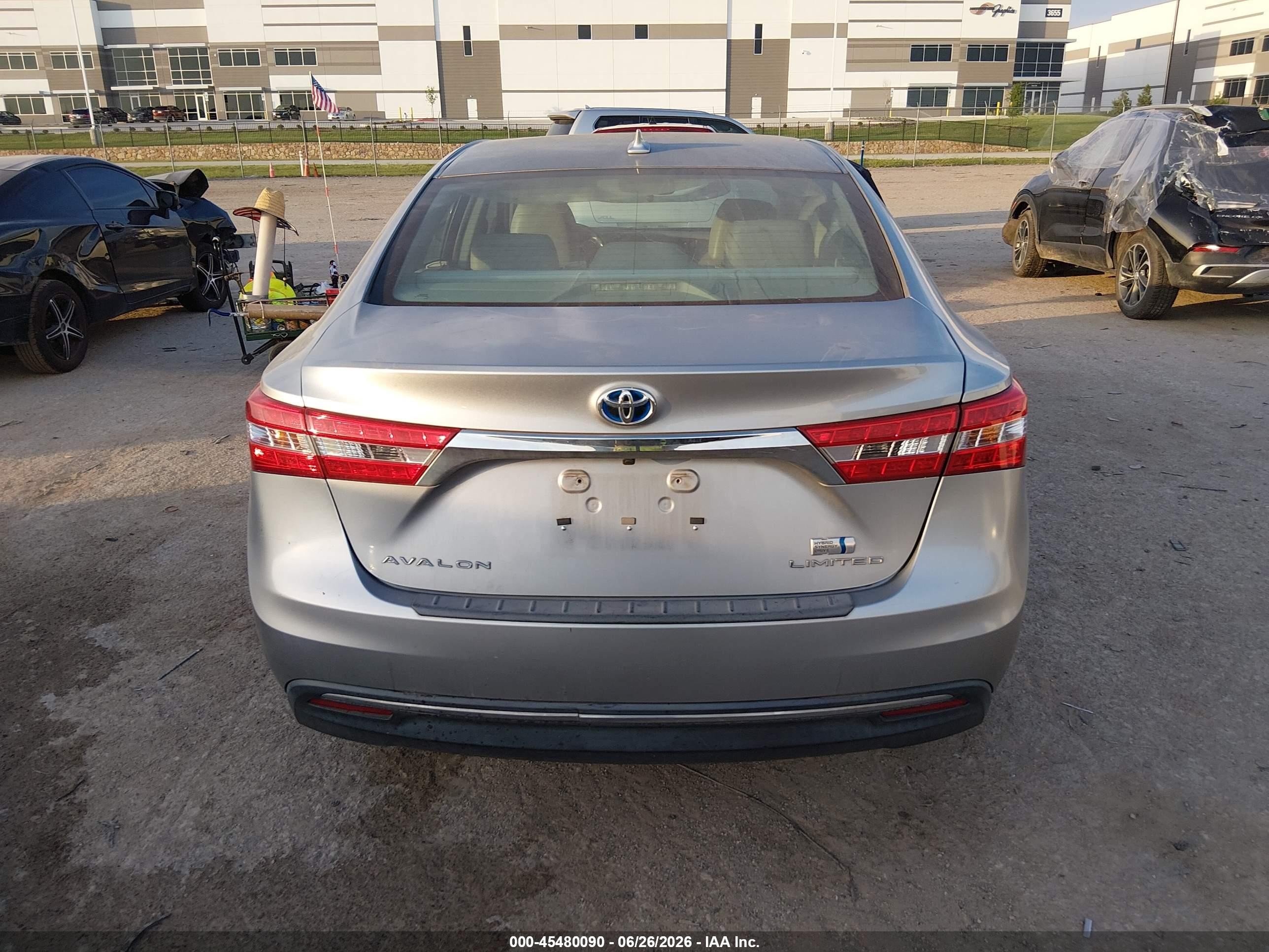 2015 Toyota Avalon Hybrid Limited Silver vin: 4T1BD1EB3FU043368