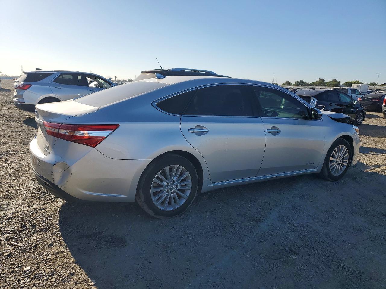2014 Toyota Avalon Hybrid Limited Silver vin: 4T1BD1EB4EU032331