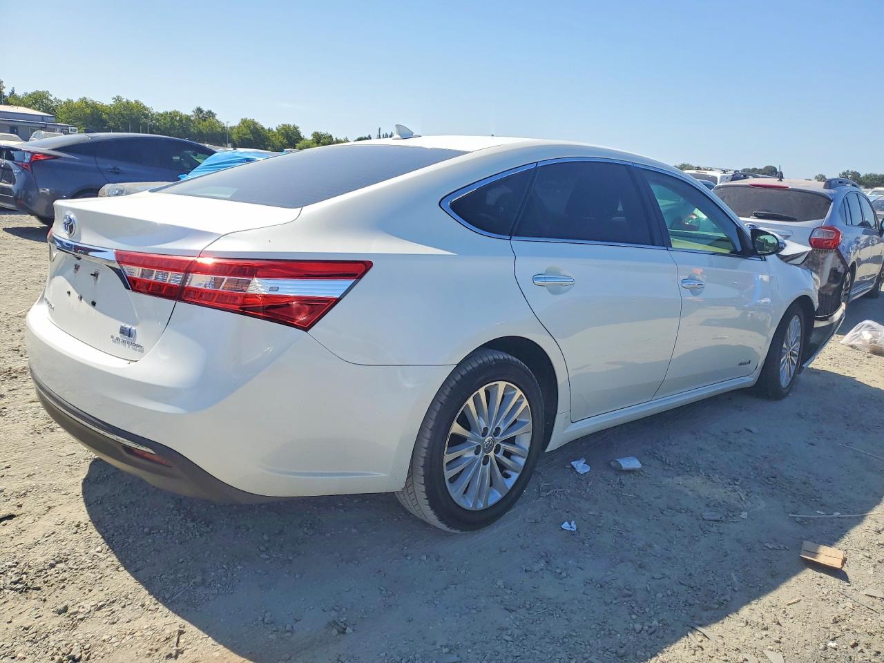 2013 Toyota Avalon Hybrid Limited White vin: 4T1BD1EB5DU006660