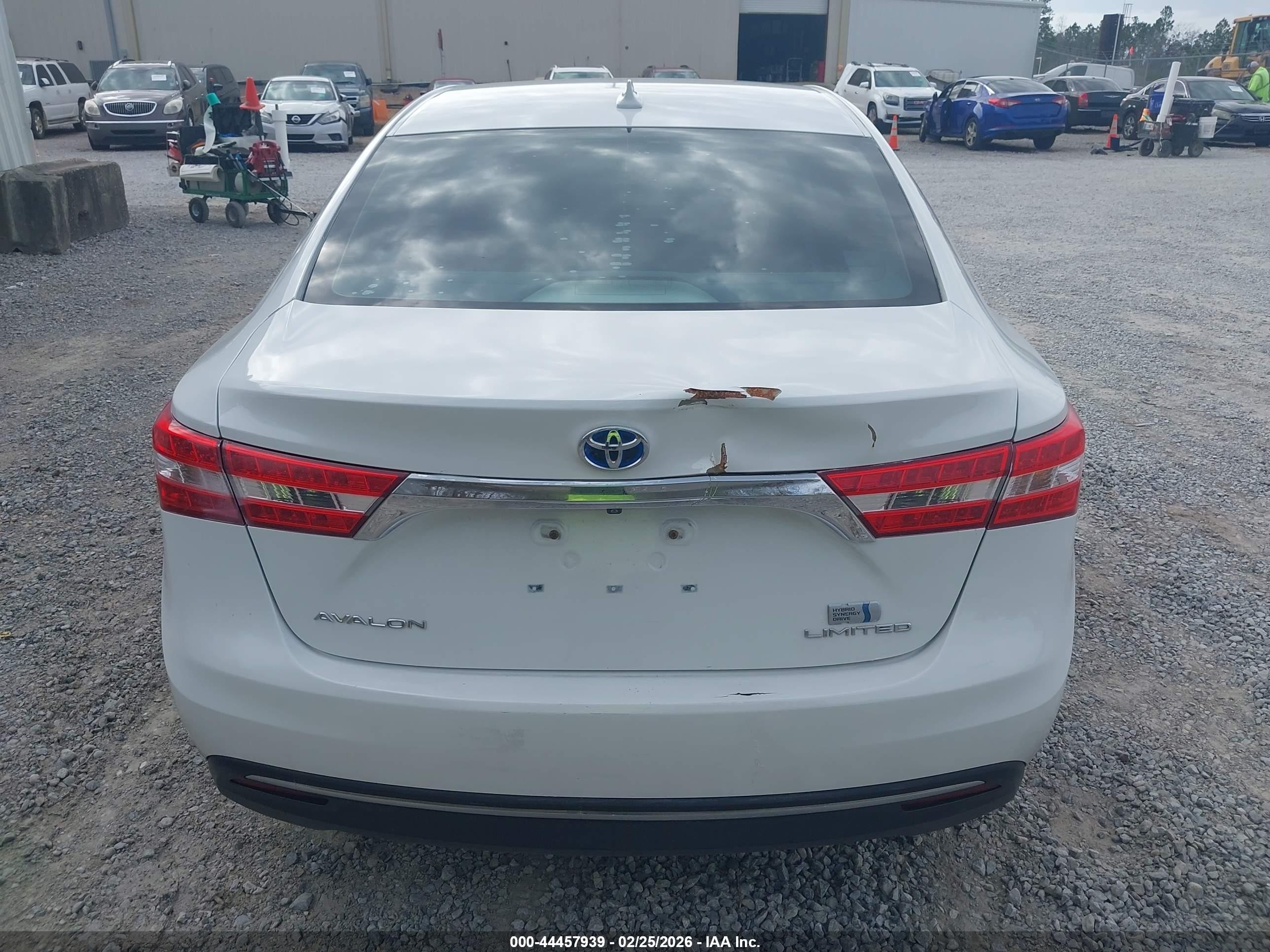 2013 Toyota Avalon Hybrid Limited White vin: 4T1BD1EB5DU013415