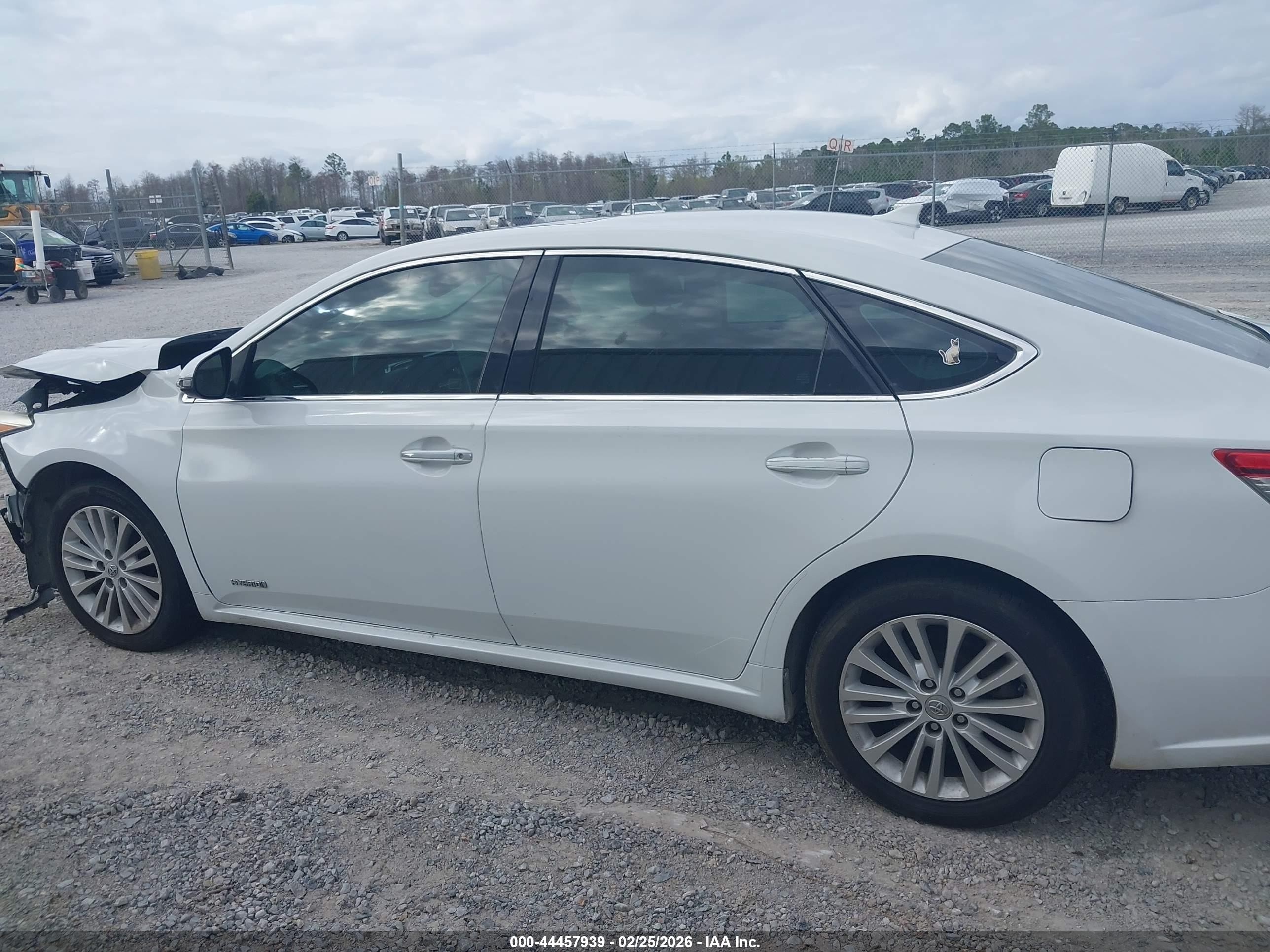 2013 Toyota Avalon Hybrid Limited White vin: 4T1BD1EB5DU013415