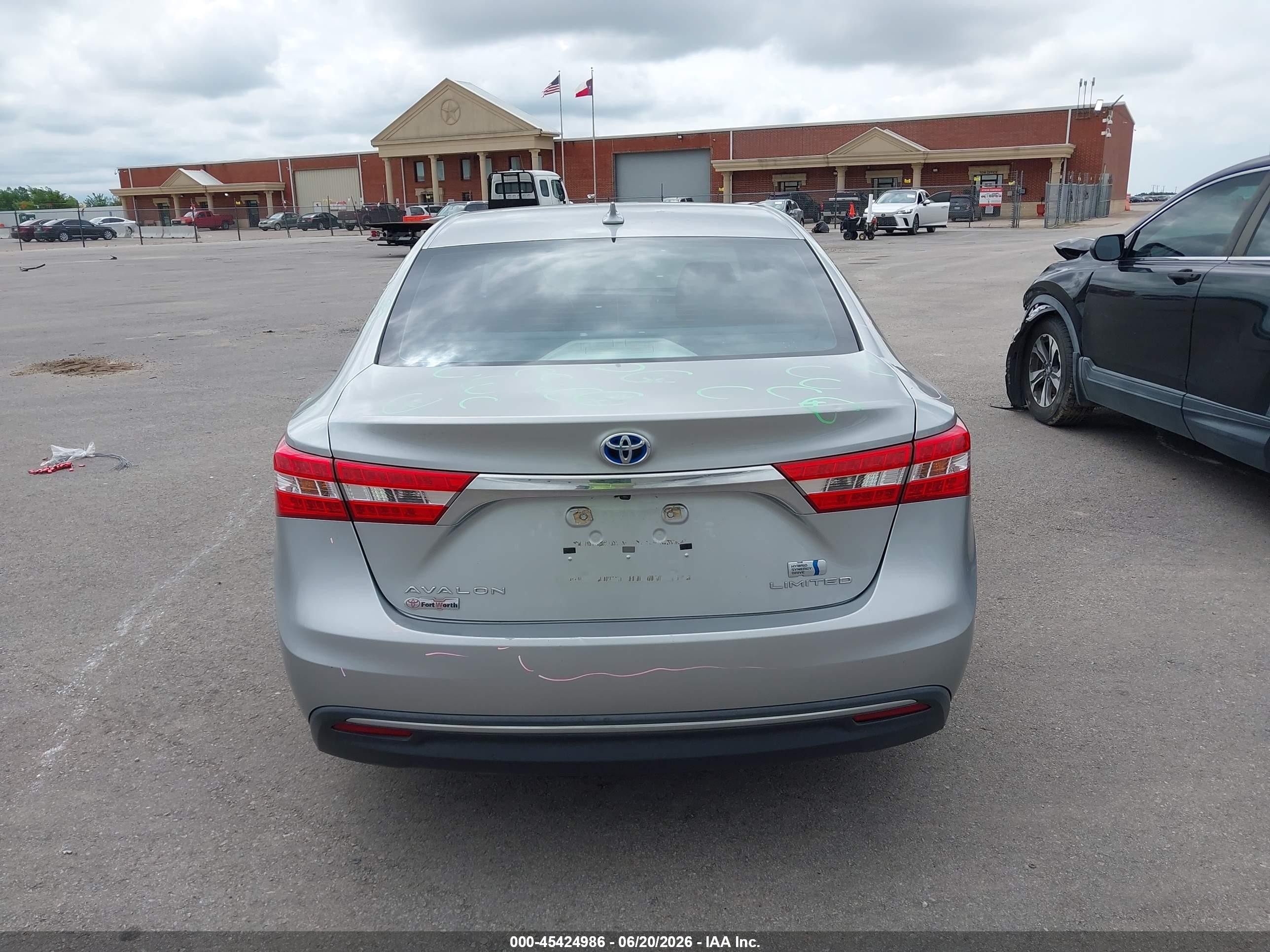 2015 Toyota Avalon Hybrid Limited Серебряный vin: 4T1BD1EB6FU038410
