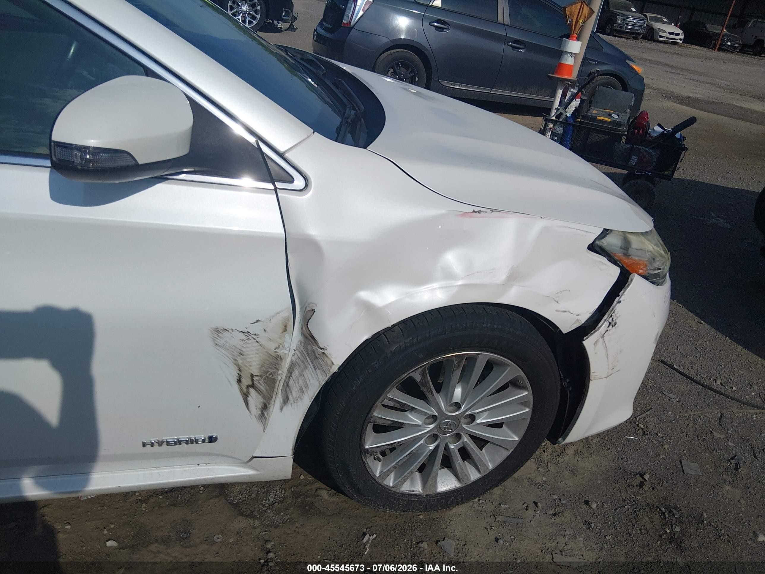 2013 Toyota Avalon Hybrid Limited White vin: 4T1BD1EB7DU002402