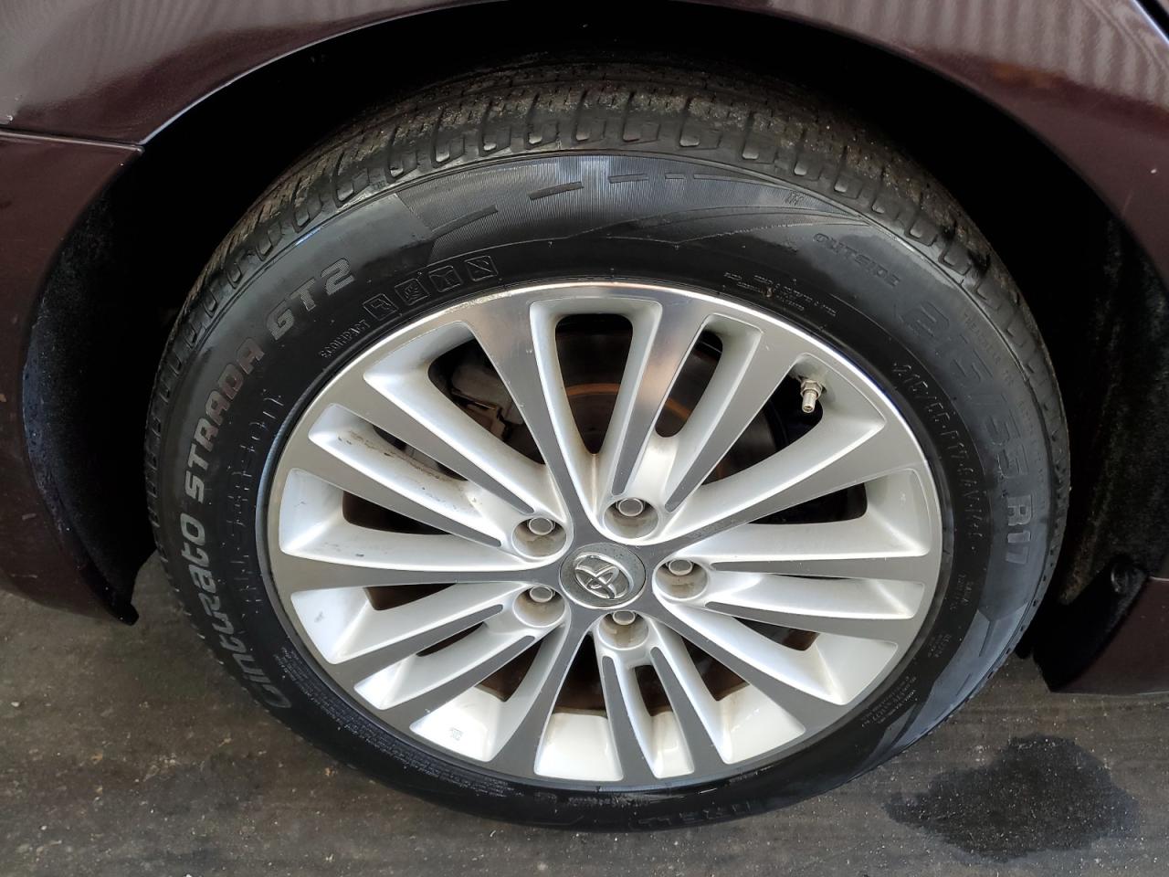 2013 Toyota Avalon Hybrid Limited Burgundy vin: 4T1BD1EB8DU014381 Damage: Right Rear Wheel, Curb Rash, 1/2 To 1 Inch