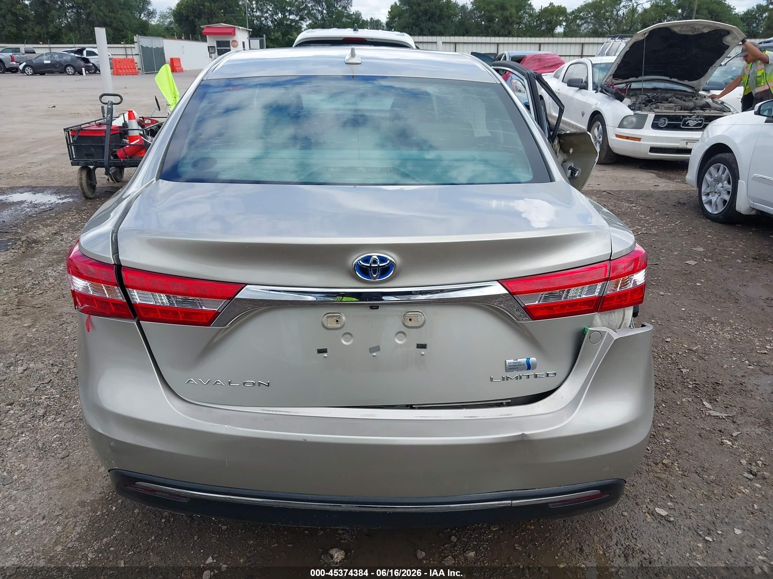 2015 Toyota Avalon Hybrid Limited Beige vin: 4T1BD1EB9FU036912