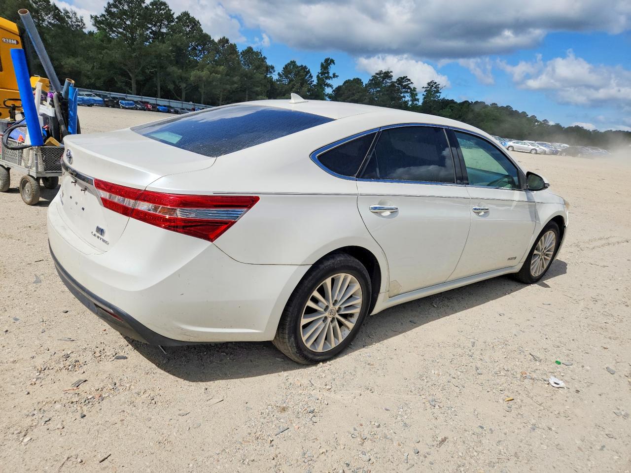 2013 Toyota Avalon White vin: 4T1BD1EBXDU008002