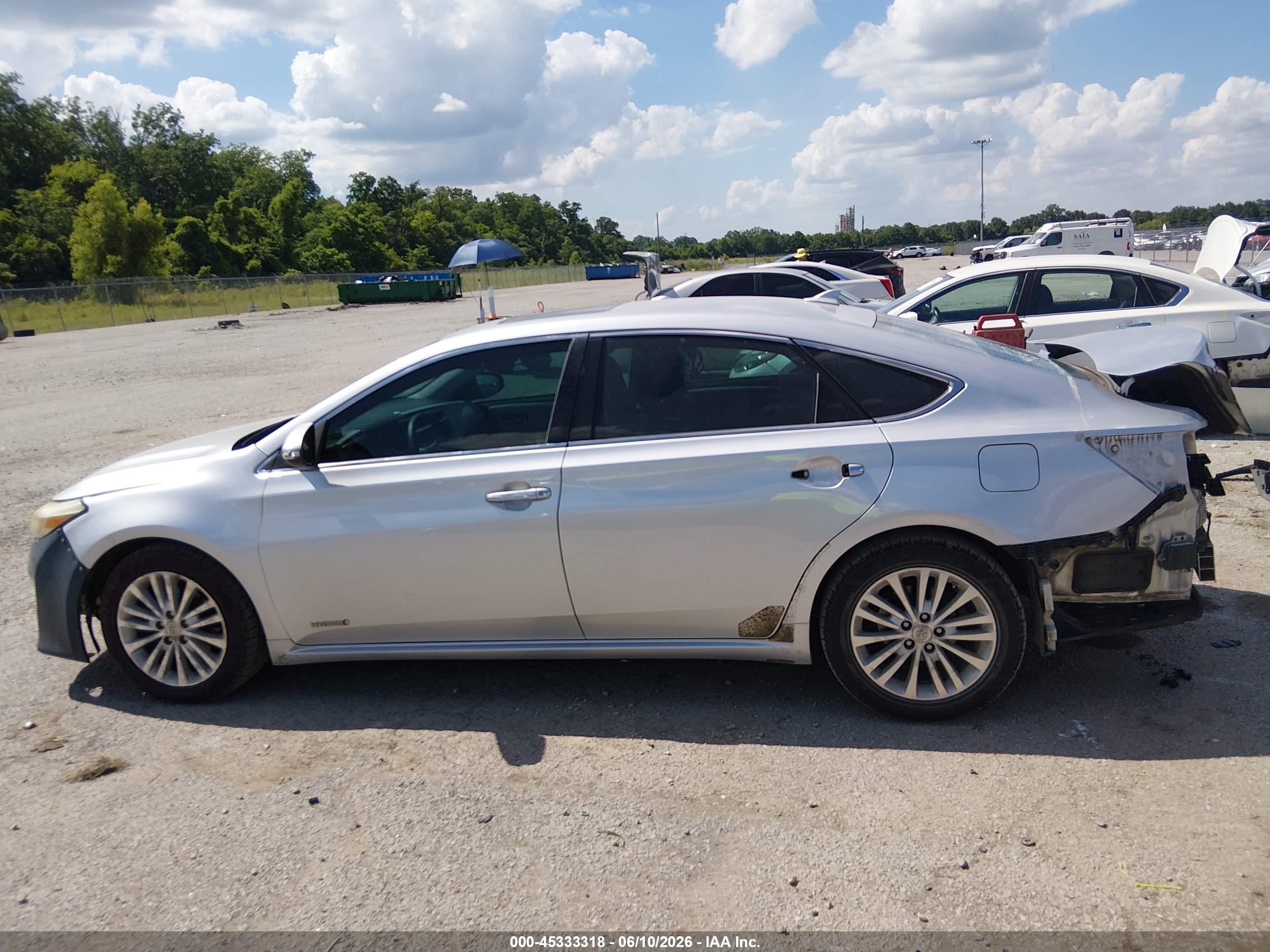 2013 Toyota Avalon Hybrid Limited Silver vin: 4T1BD1EBXDU010218