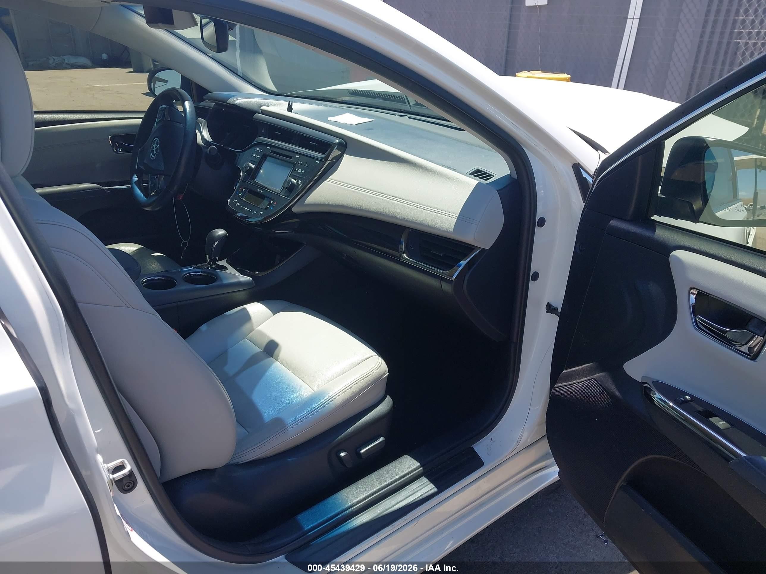 2015 Toyota Avalon Hybrid Xle Touring Белый vin: 4T1BD1EBXFU042850