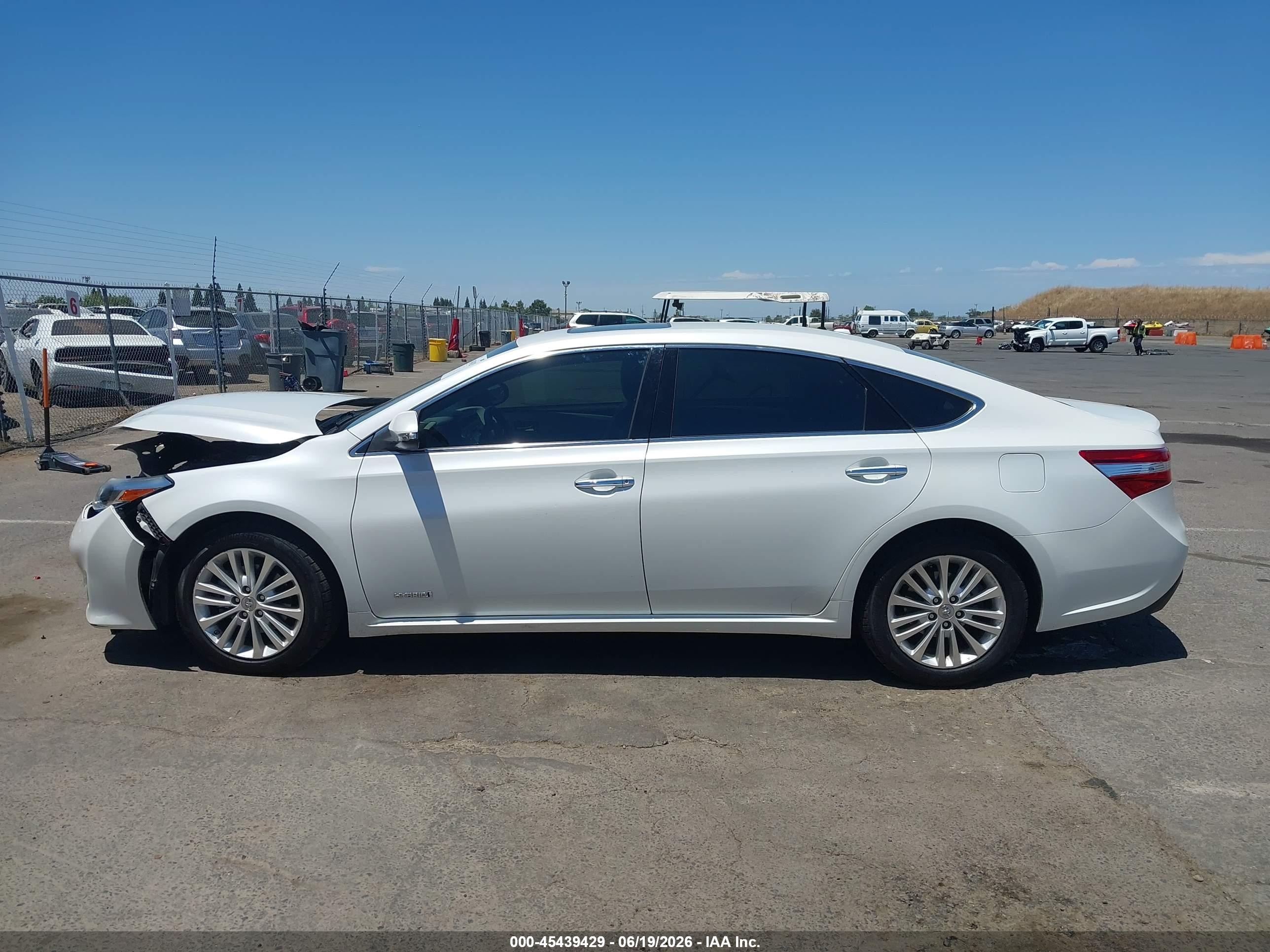 2015 Toyota Avalon Hybrid Xle Touring Белый vin: 4T1BD1EBXFU042850