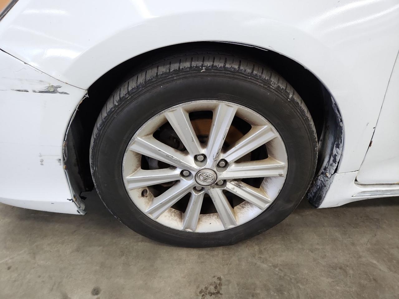 2012 Toyota Camry Hybrid Xle White vin: 4T1BD1FK0CU019913 Damage: Left Front Wheel, Curb Rash, > 12 Inches