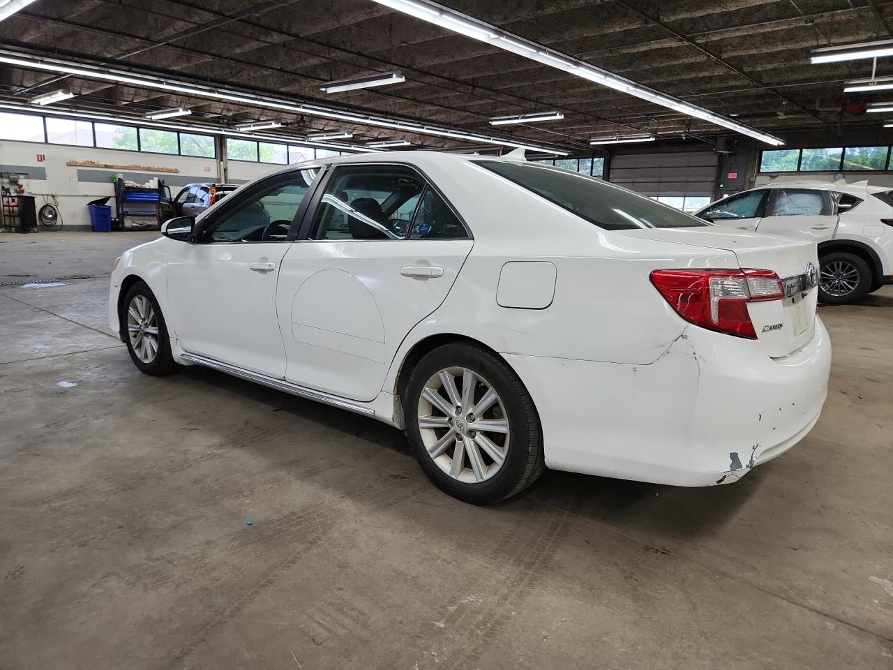 2012 Toyota Camry Hybrid Xle White vin: 4T1BD1FK0CU019913 Damage: Left Qtr Panel, Dent(S) W/ Paint Dmg, > 12 Inches
