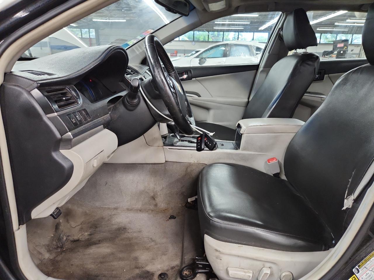 2012 Toyota Camry Hybrid Xle White vin: 4T1BD1FK0CU019913 Damage: Left Front Seat Bolster, Torn, 7 To 8 Inches