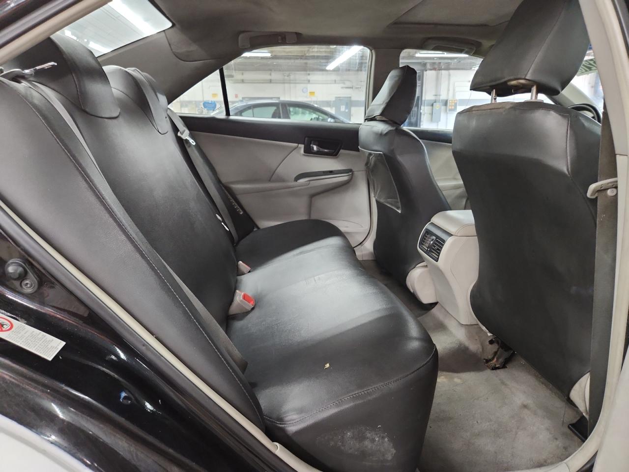 2012 Toyota Camry Hybrid Xle White vin: 4T1BD1FK0CU019913 Damage: Right Rear Seat Cushion, Torn, 1/2 To 1 Inch
