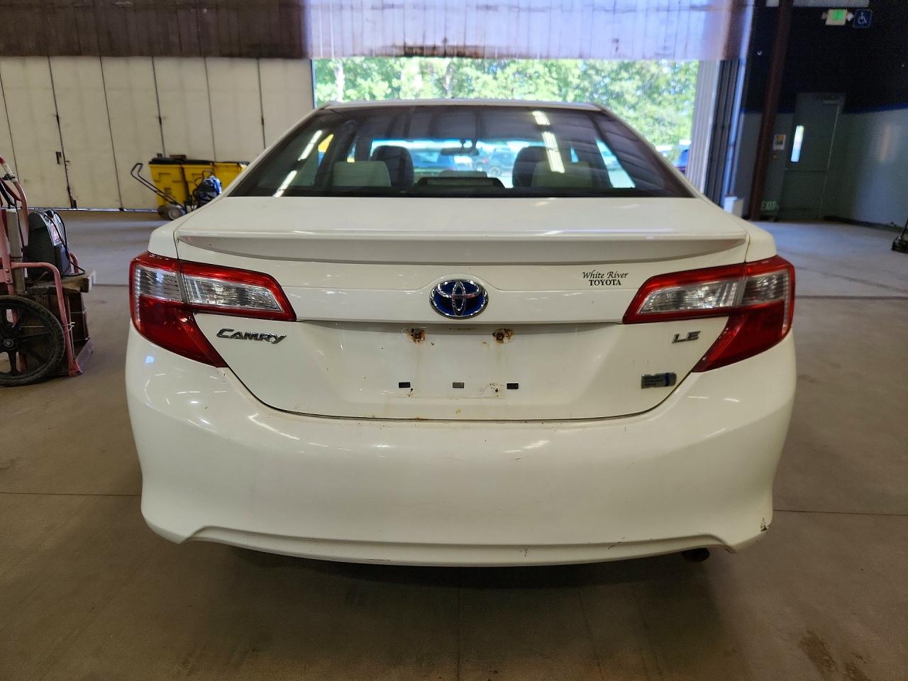 2012 Toyota Camry Hybrid Le Белый vin: 4T1BD1FK0CU033617