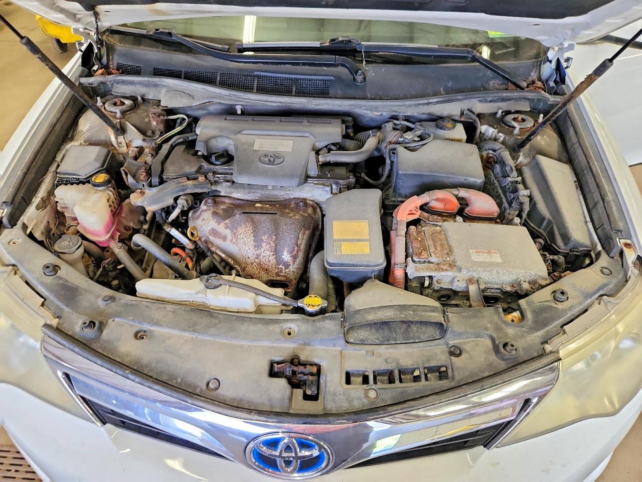 2012 Toyota Camry Hybrid Le Белый vin: 4T1BD1FK0CU033617