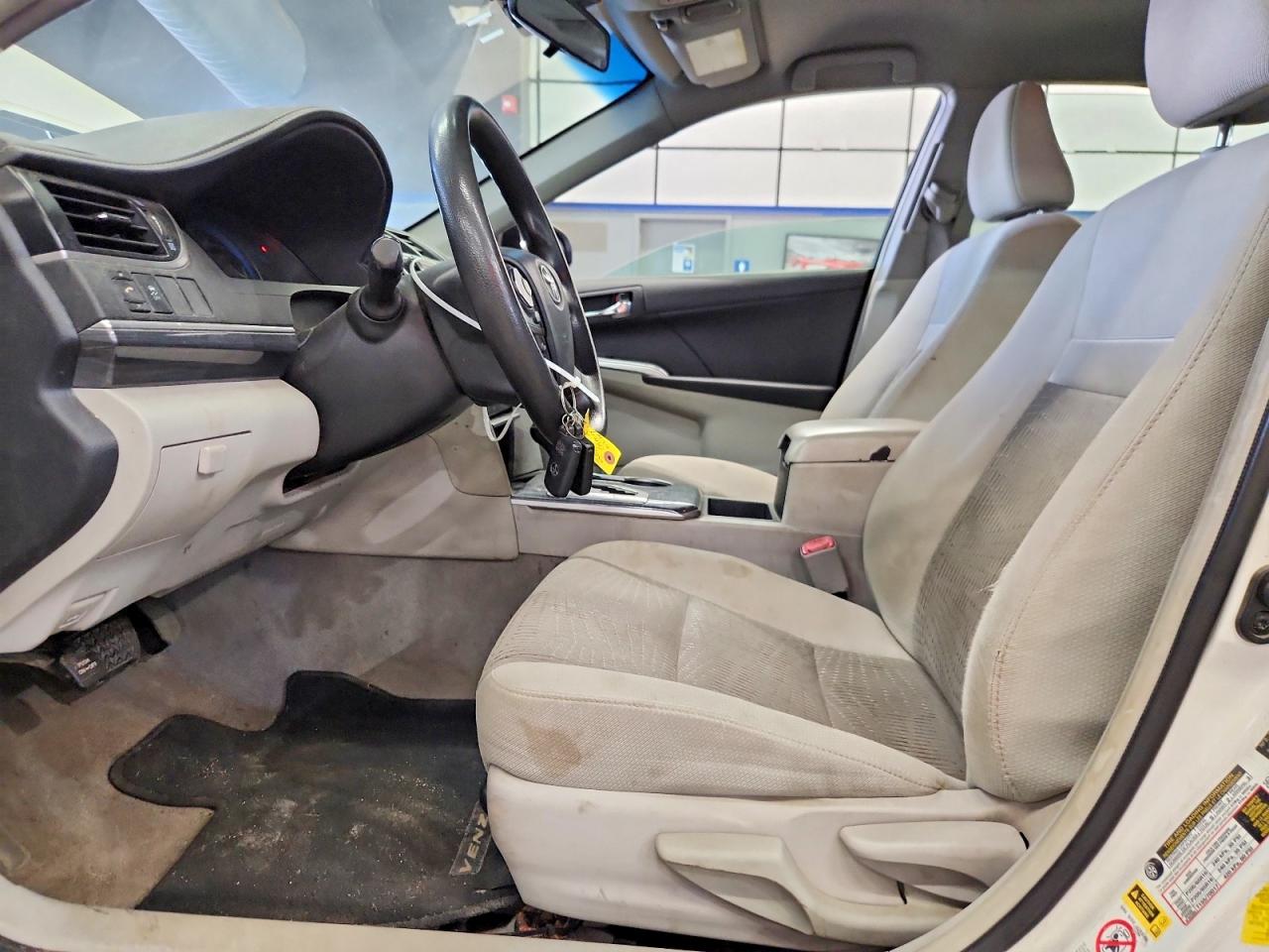 2012 Toyota Camry Hybrid Le Белый vin: 4T1BD1FK0CU033617