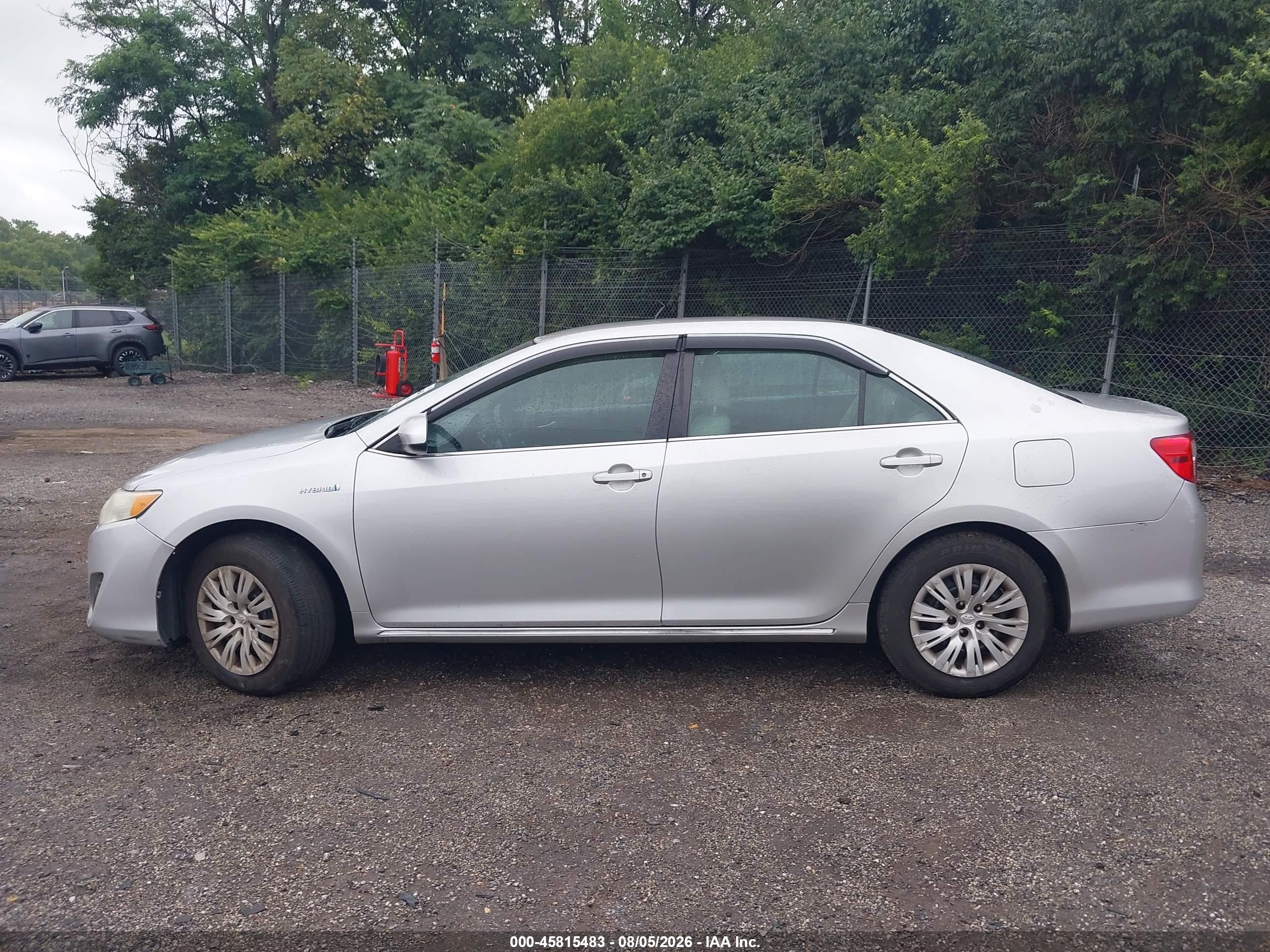 2012 Toyota Camry Hybrid Le Silver vin: 4T1BD1FK0CU052278
