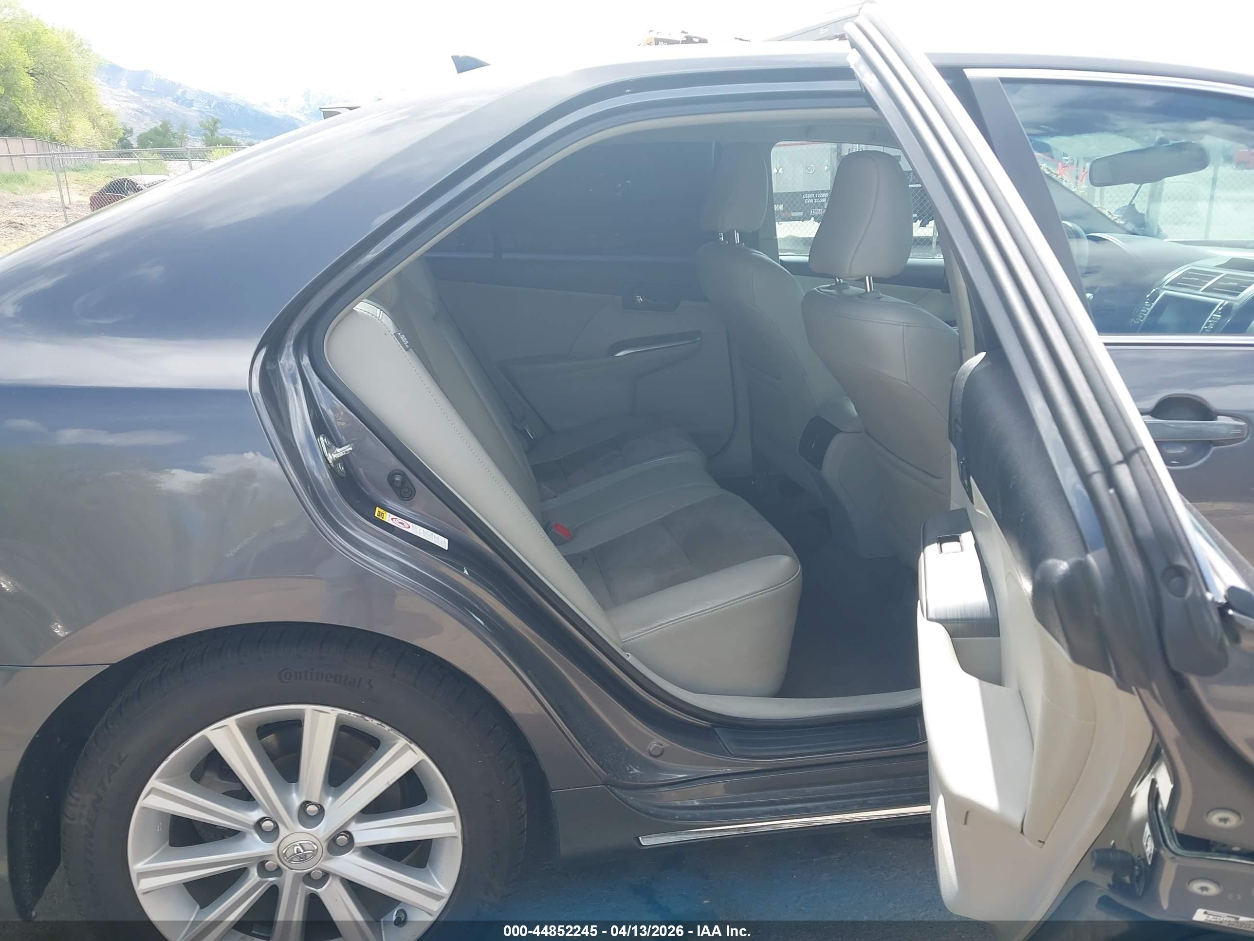 2014 Toyota Camry Hybrid Xle Gray vin: 4T1BD1FK0EU104527