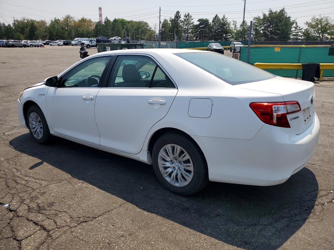 2014 Toyota Camry Hybrid Le Белый vin: 4T1BD1FK0EU108707