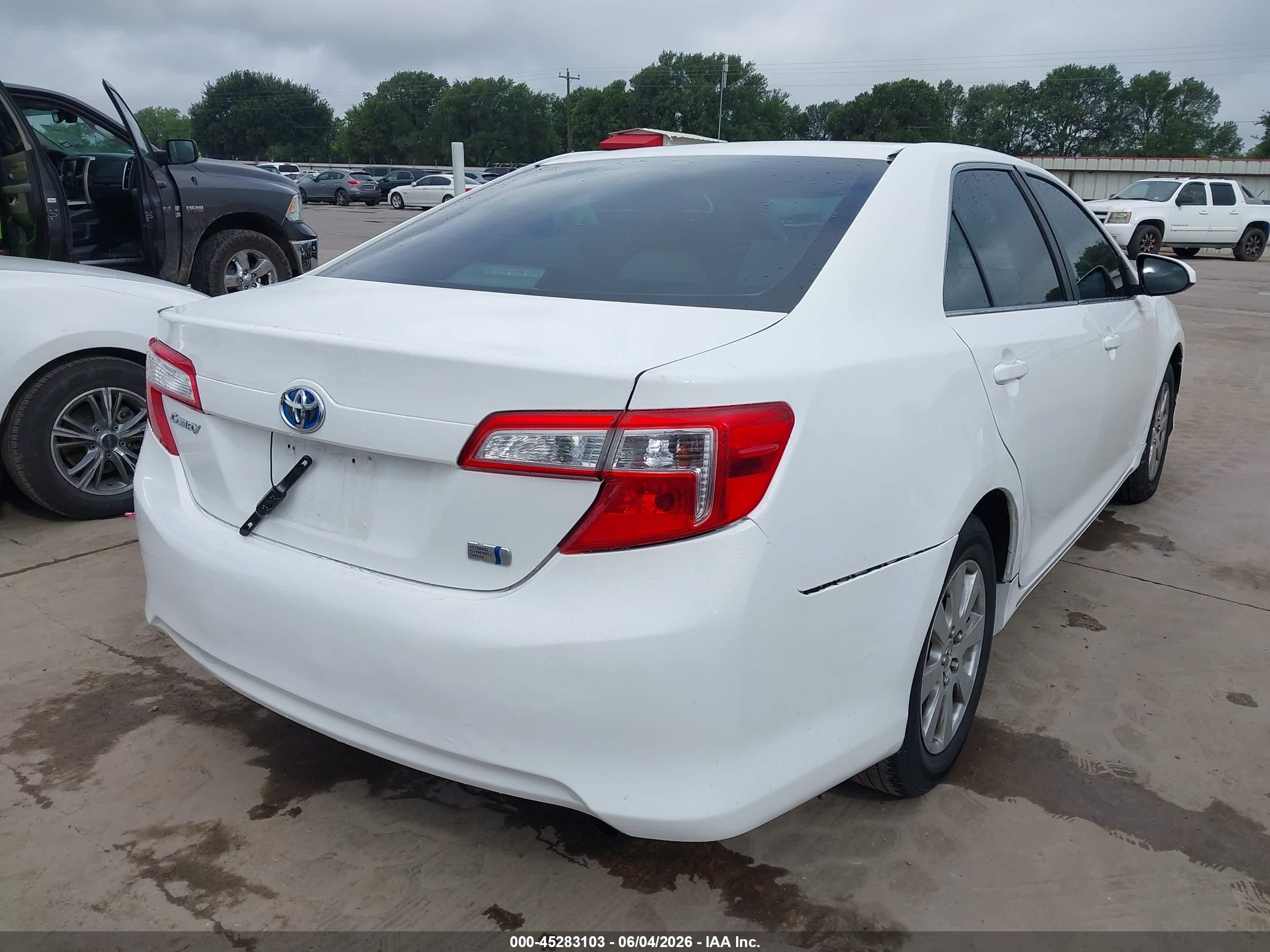 2014 Toyota Camry Hybrid Le White vin: 4T1BD1FK0EU110991