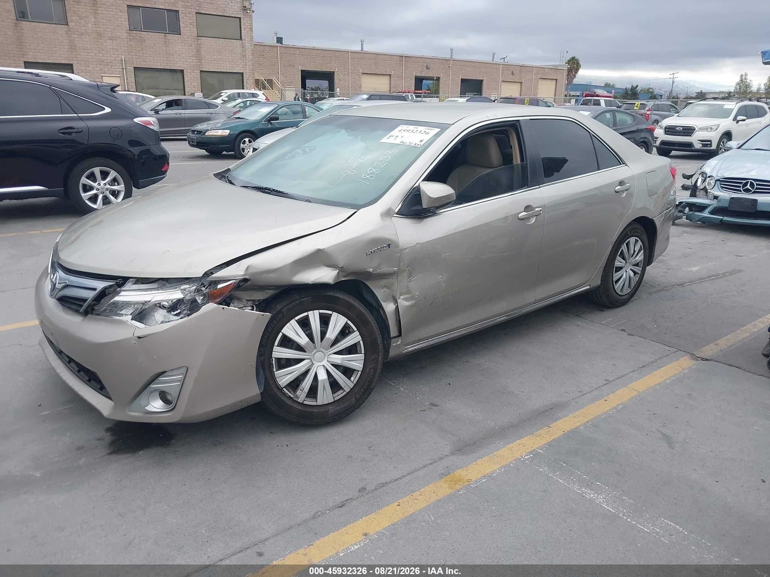 2014 Toyota Camry Hybrid Le Beige vin: 4T1BD1FK0EU115124