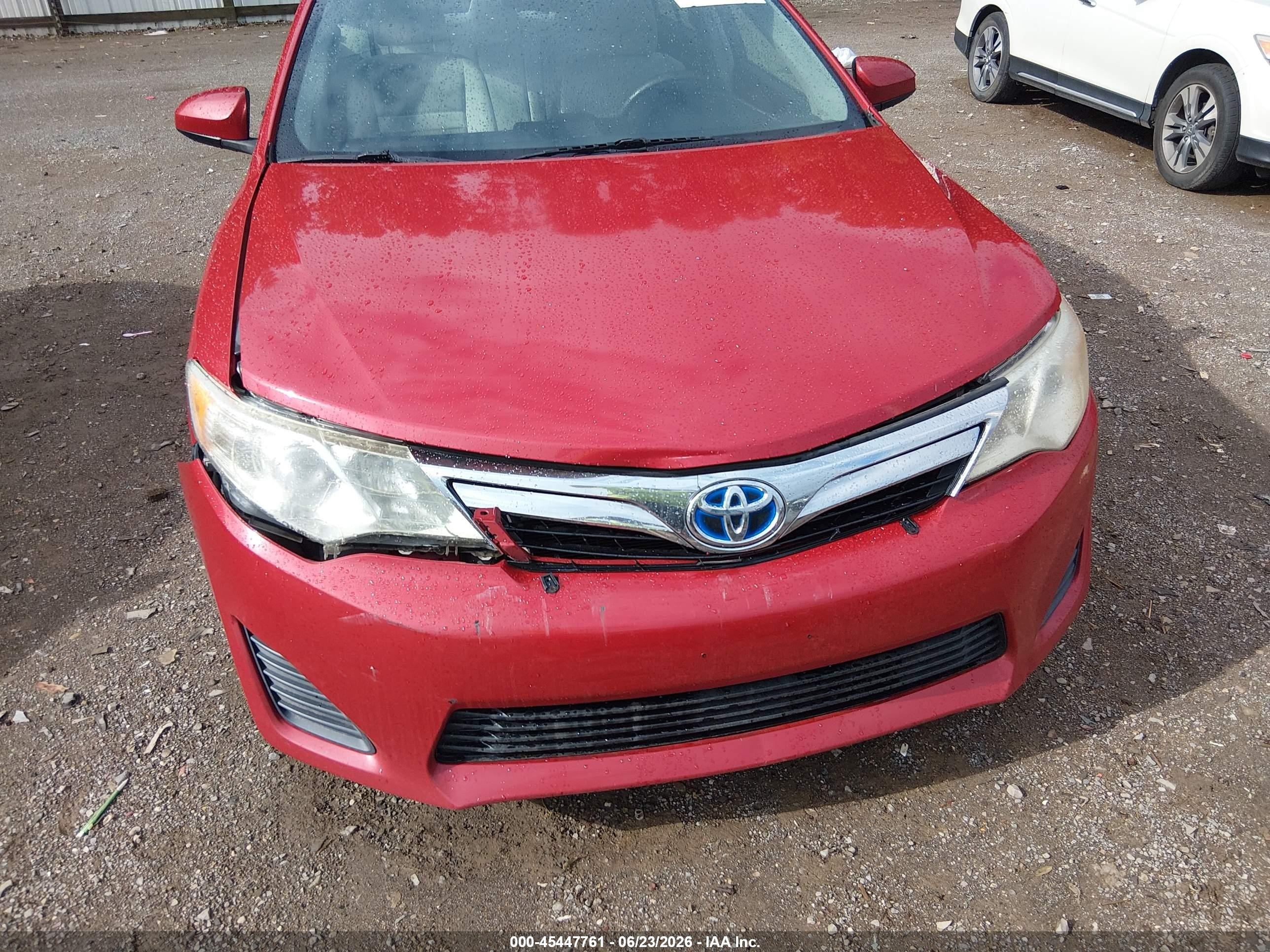 2014 Toyota Camry Hybrid Le Red vin: 4T1BD1FK0EU127130