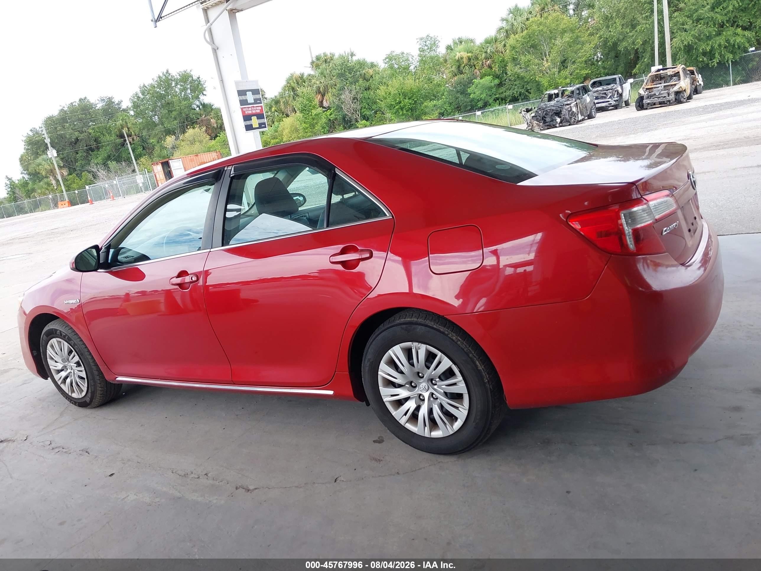 2014 Toyota Camry Hybrid Le Red vin: 4T1BD1FK0EU132831