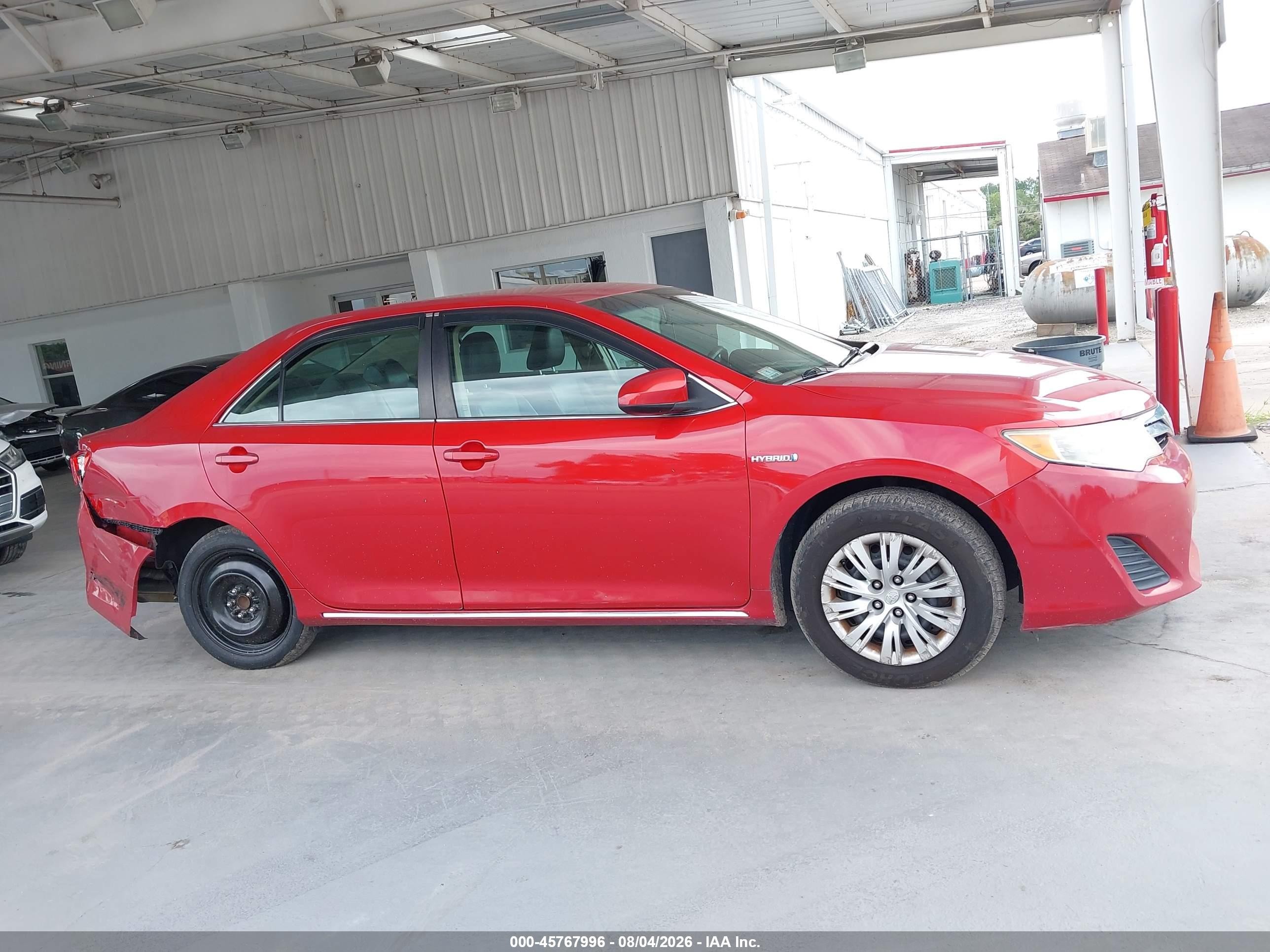 2014 Toyota Camry Hybrid Le Red vin: 4T1BD1FK0EU132831