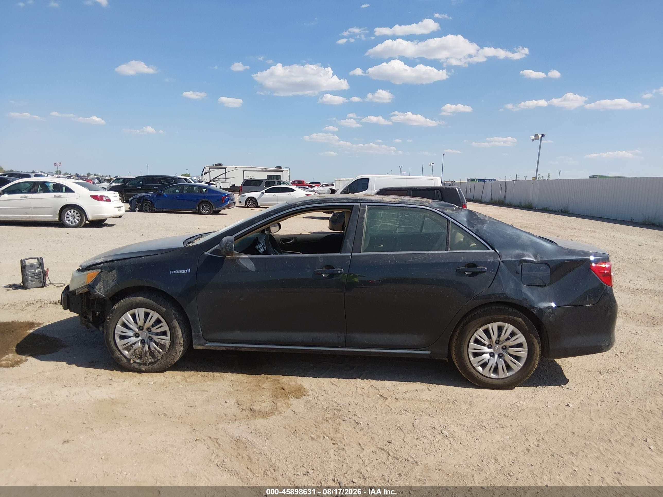 2014 Toyota Camry Hybrid Le Blue vin: 4T1BD1FK0EU141352