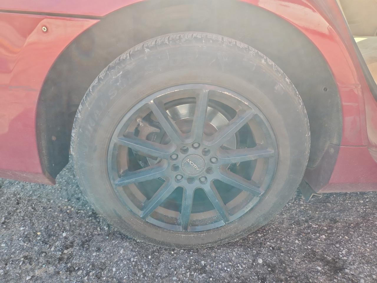 2015 Toyota Camry Hybrid Le Red vin: 4T1BD1FK0FU148741 Damage: Right Rear Wheel, Curb Rash, > 12 Inches